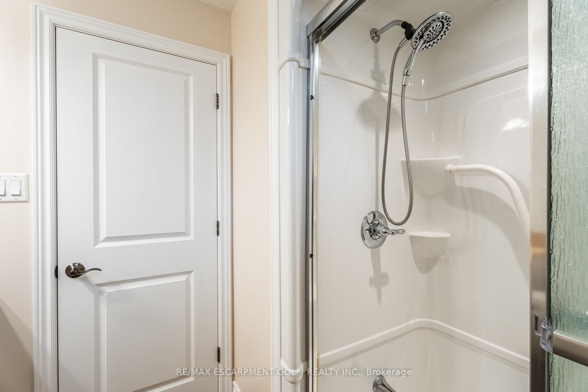 Photo 32 of 35 Chiara Drive, Hamilton, Stoney Creek — HOMEH