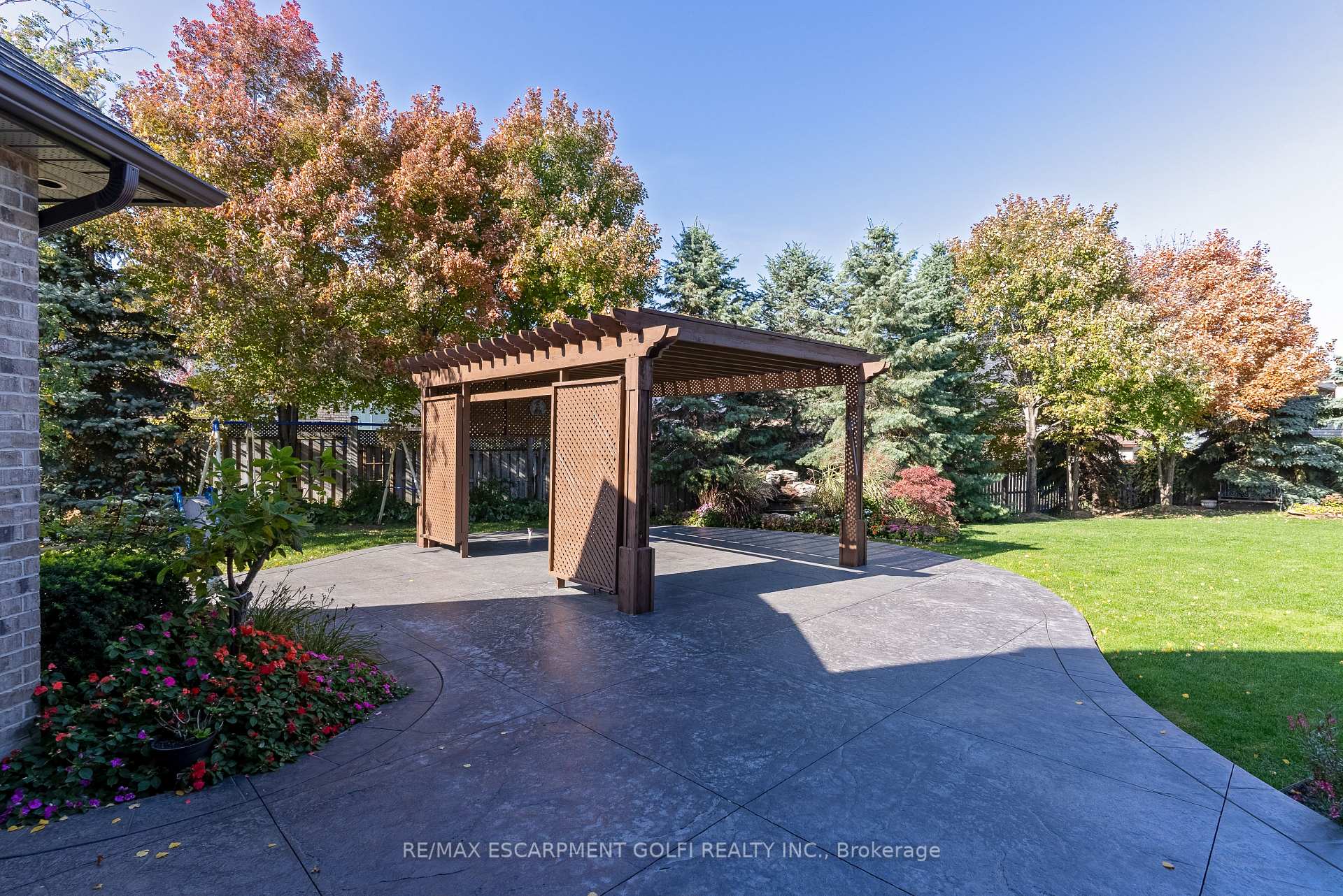 Photo 34 of 35 Chiara Drive, Hamilton, Stoney Creek — HOMEH