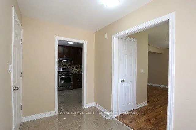 Photo 3 of 66 Glenvale Boulevard, Brampton, Northgate — HOMEH