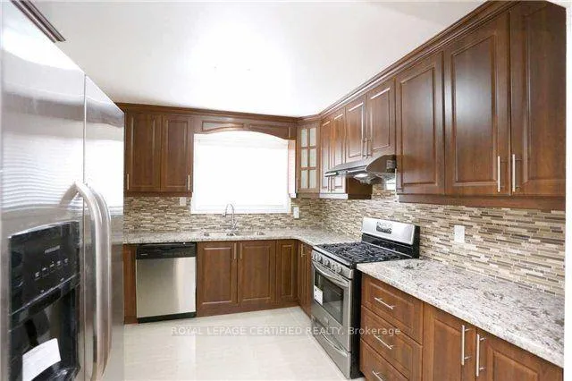 Photo 6 of 66 Glenvale Boulevard, Brampton, Northgate — HOMEH
