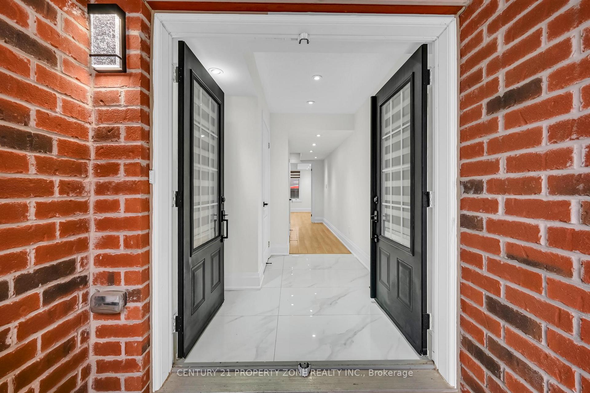 Photo 12 of 6 Miami Grove, Brampton, Heart Lake — HOMEH