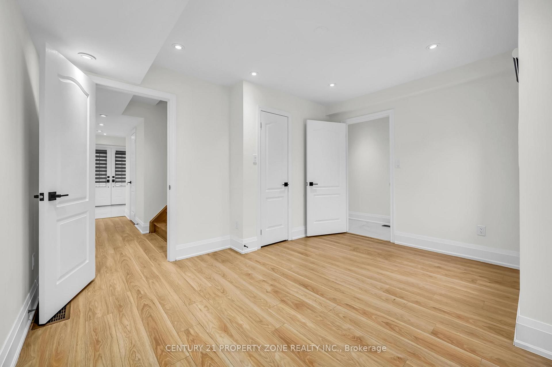 Photo 4 of 6 Miami Grove, Brampton, Heart Lake — HOMEH