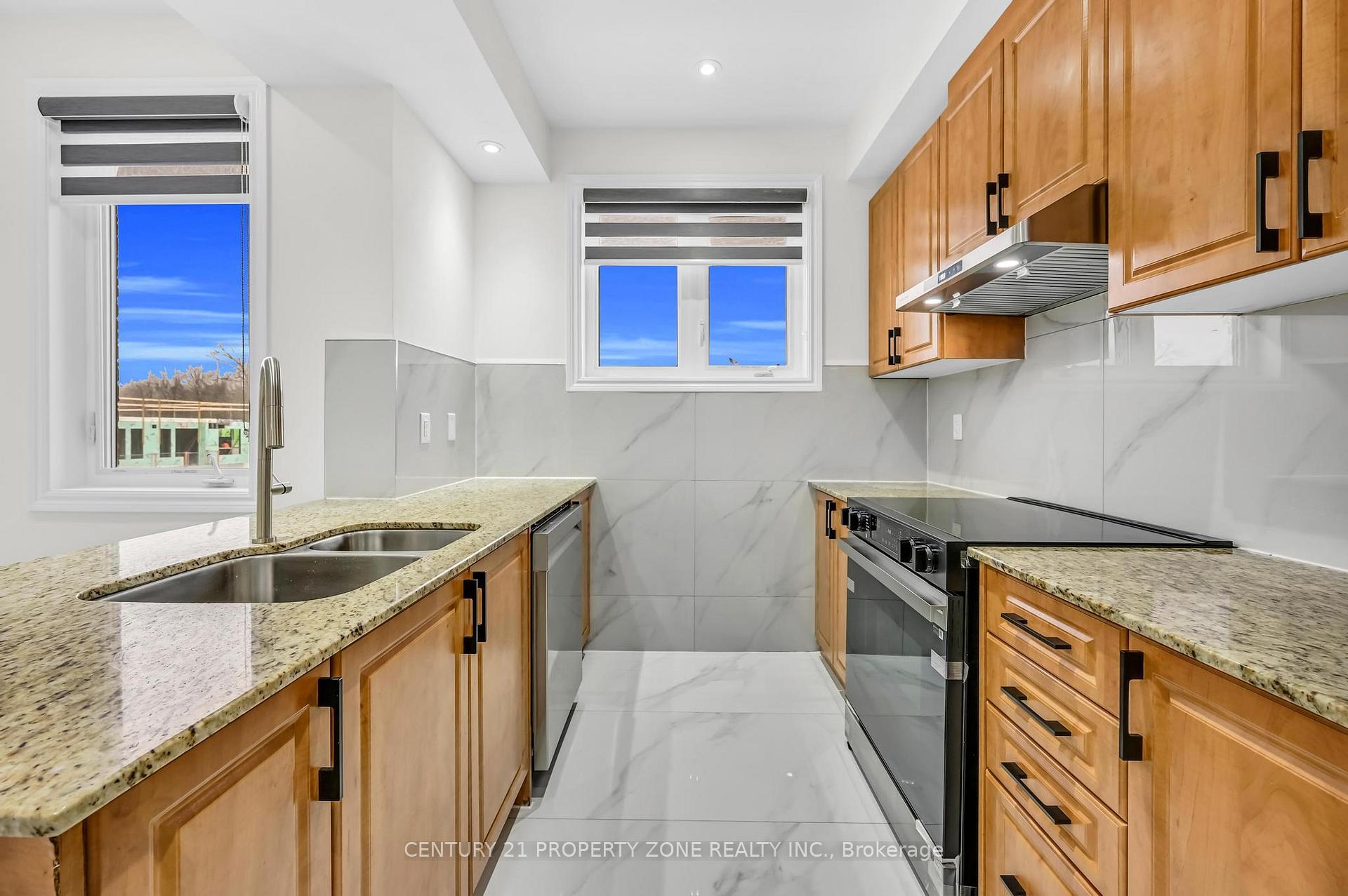 Photo 15 of 6 Miami Grove, Brampton, Heart Lake — HOMEH