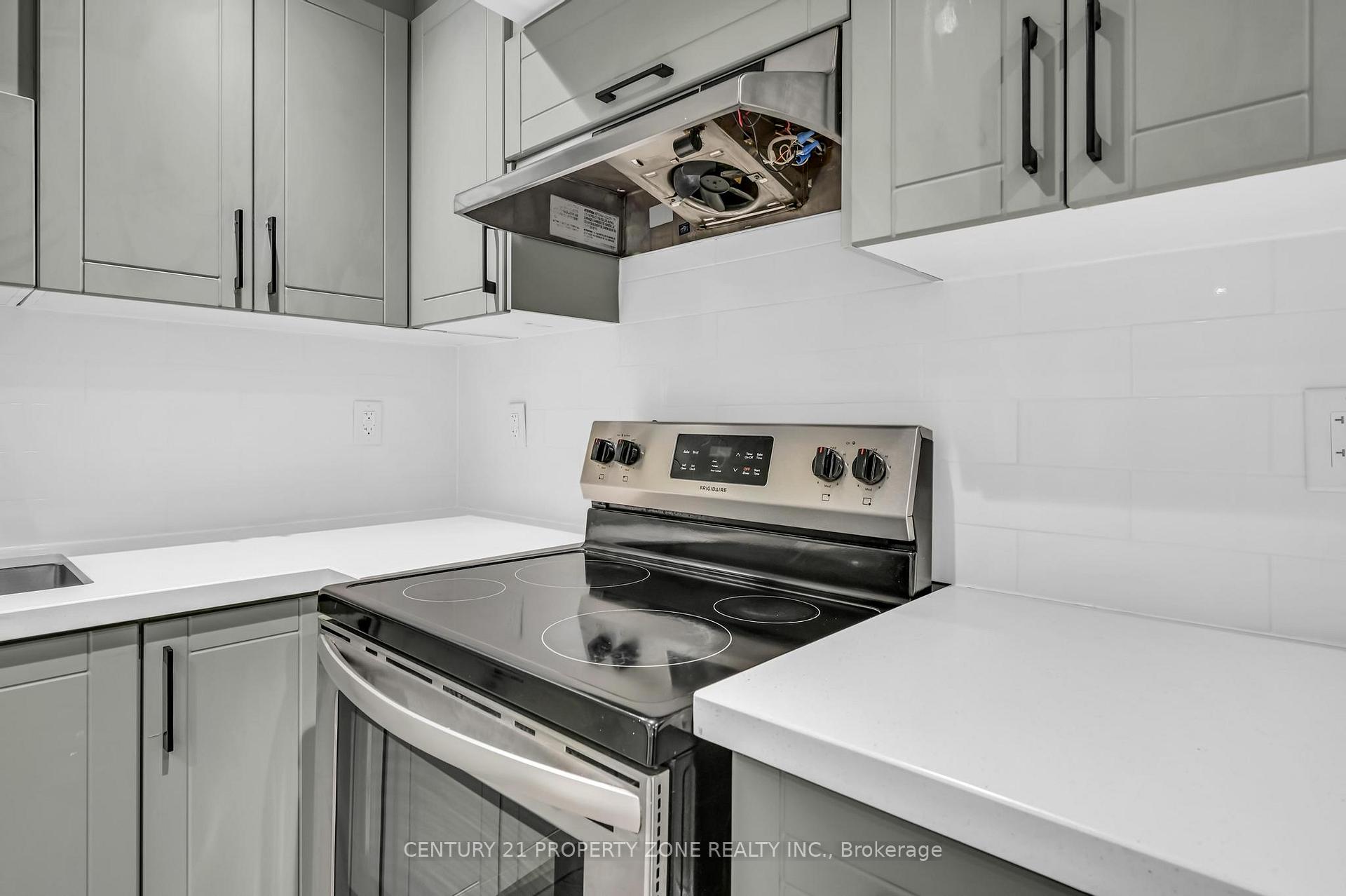 Photo 14 of 6 Miami Grove, Brampton, Heart Lake — HOMEH