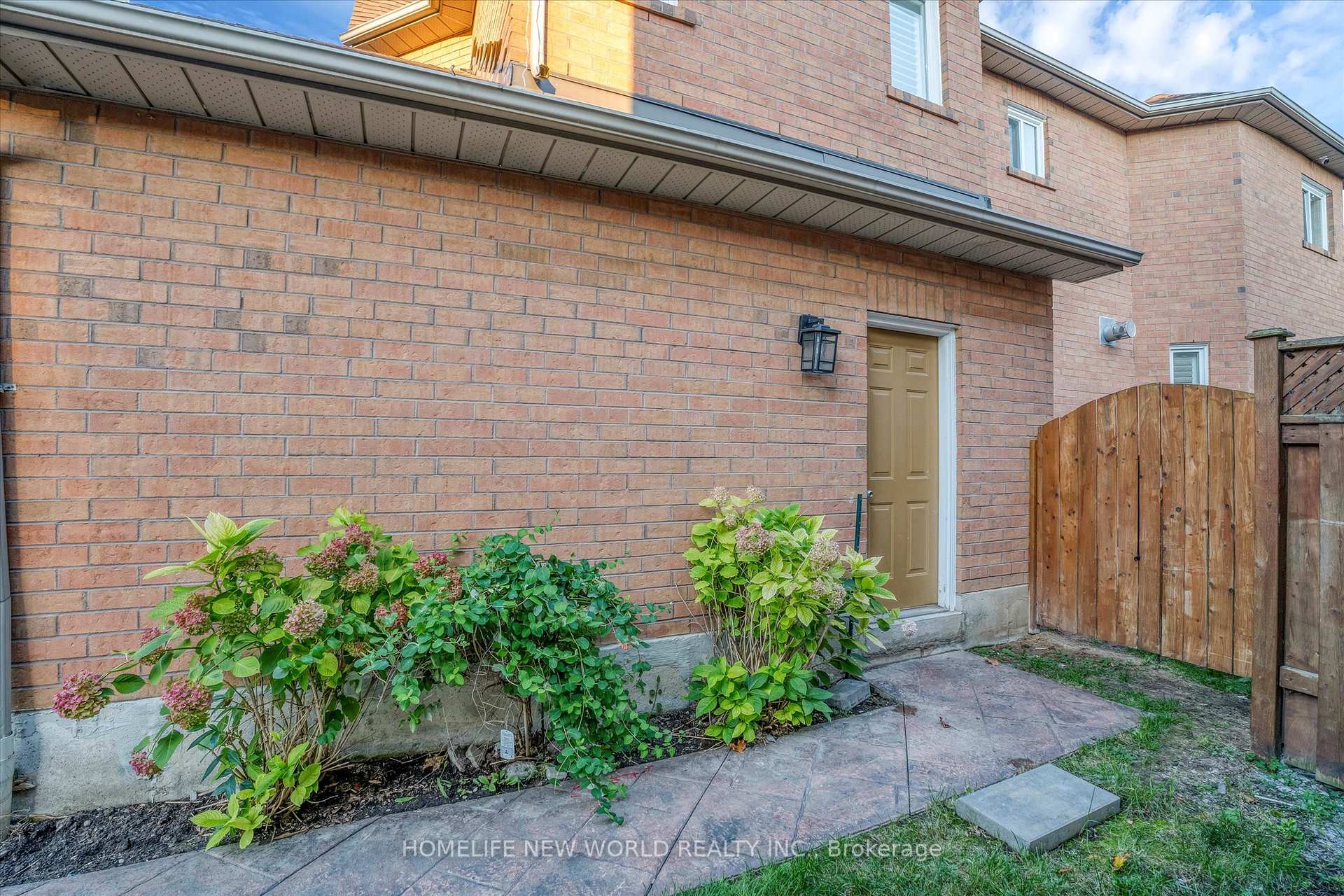 Photo 84 of 113 Roberson Drive, Ajax, Central West — HOMEH