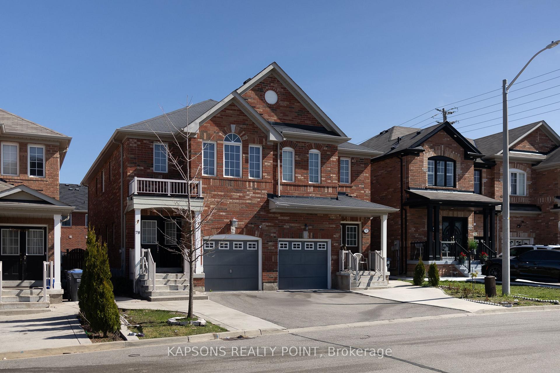 Photo 3 of 78 Gulfbrook Circle, Brampton, Sandringham-Wellington — HOMEH