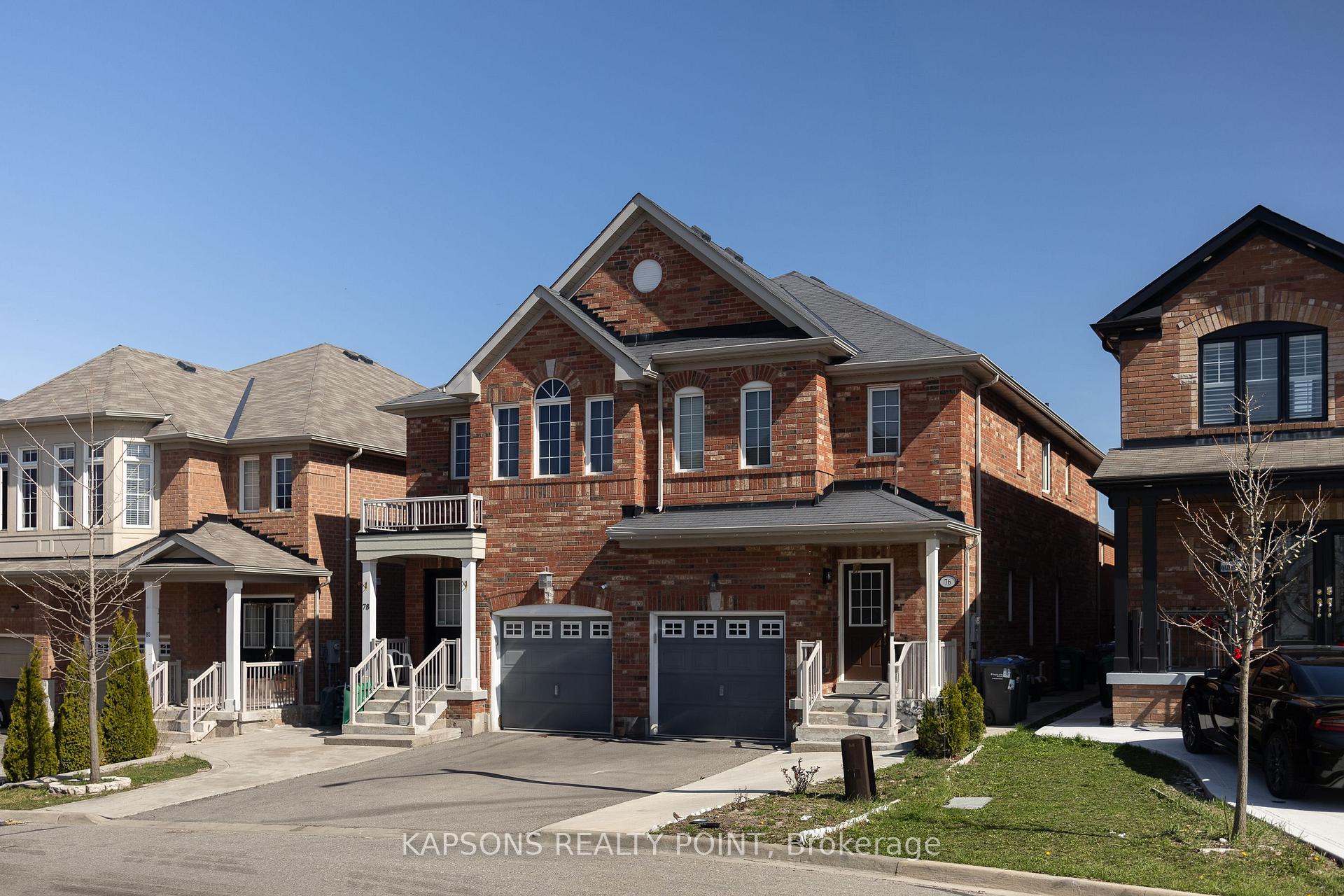 Photo 4 of 78 Gulfbrook Circle, Brampton, Sandringham-Wellington — HOMEH