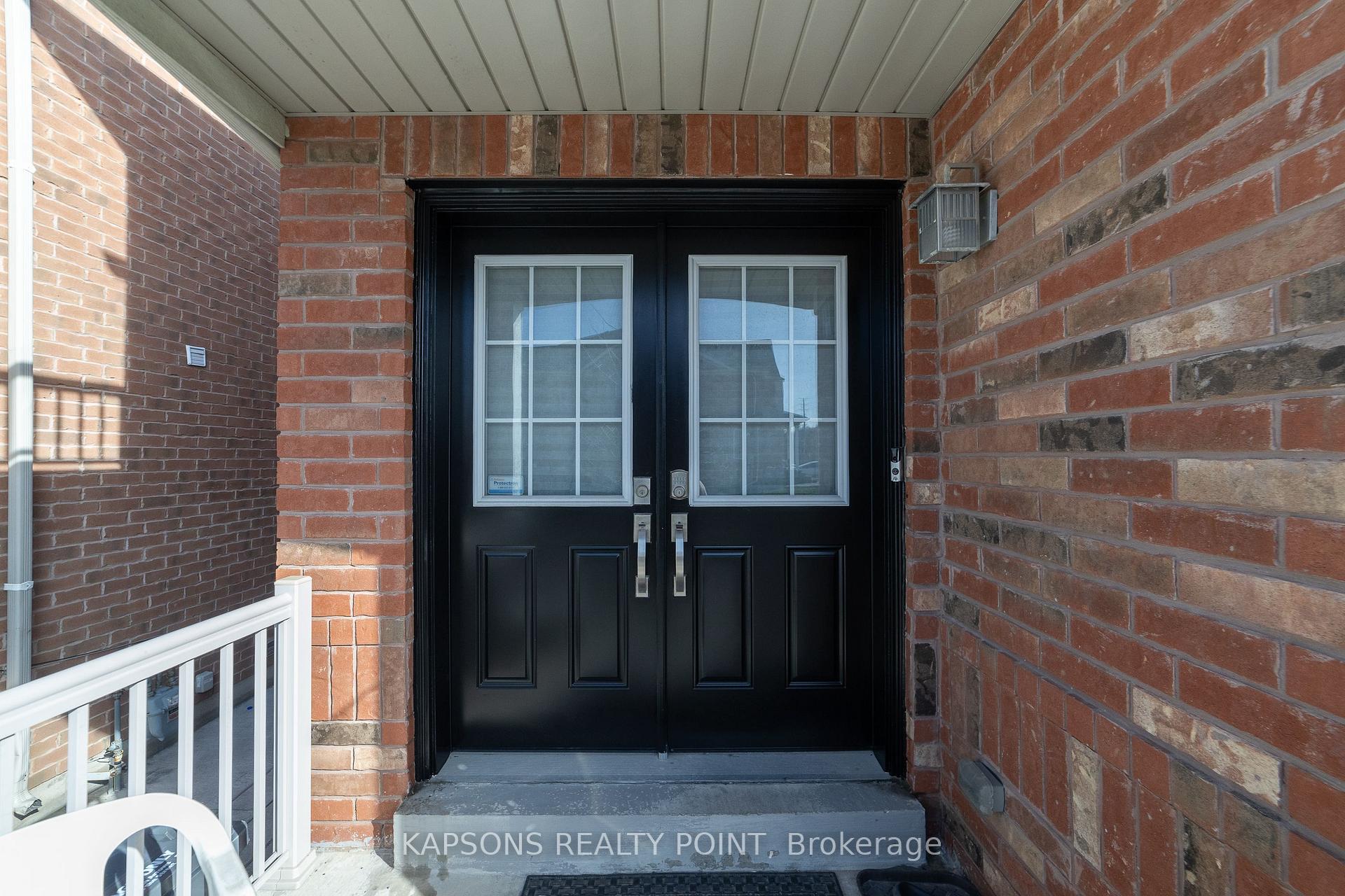 Photo 5 of 78 Gulfbrook Circle, Brampton, Sandringham-Wellington — HOMEH