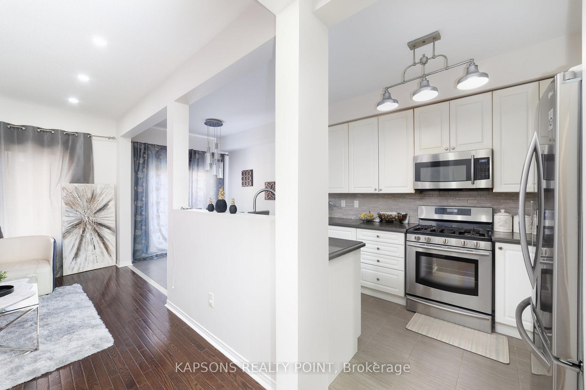Photo 12 of 78 Gulfbrook Circle, Brampton, Sandringham-Wellington — HOMEH