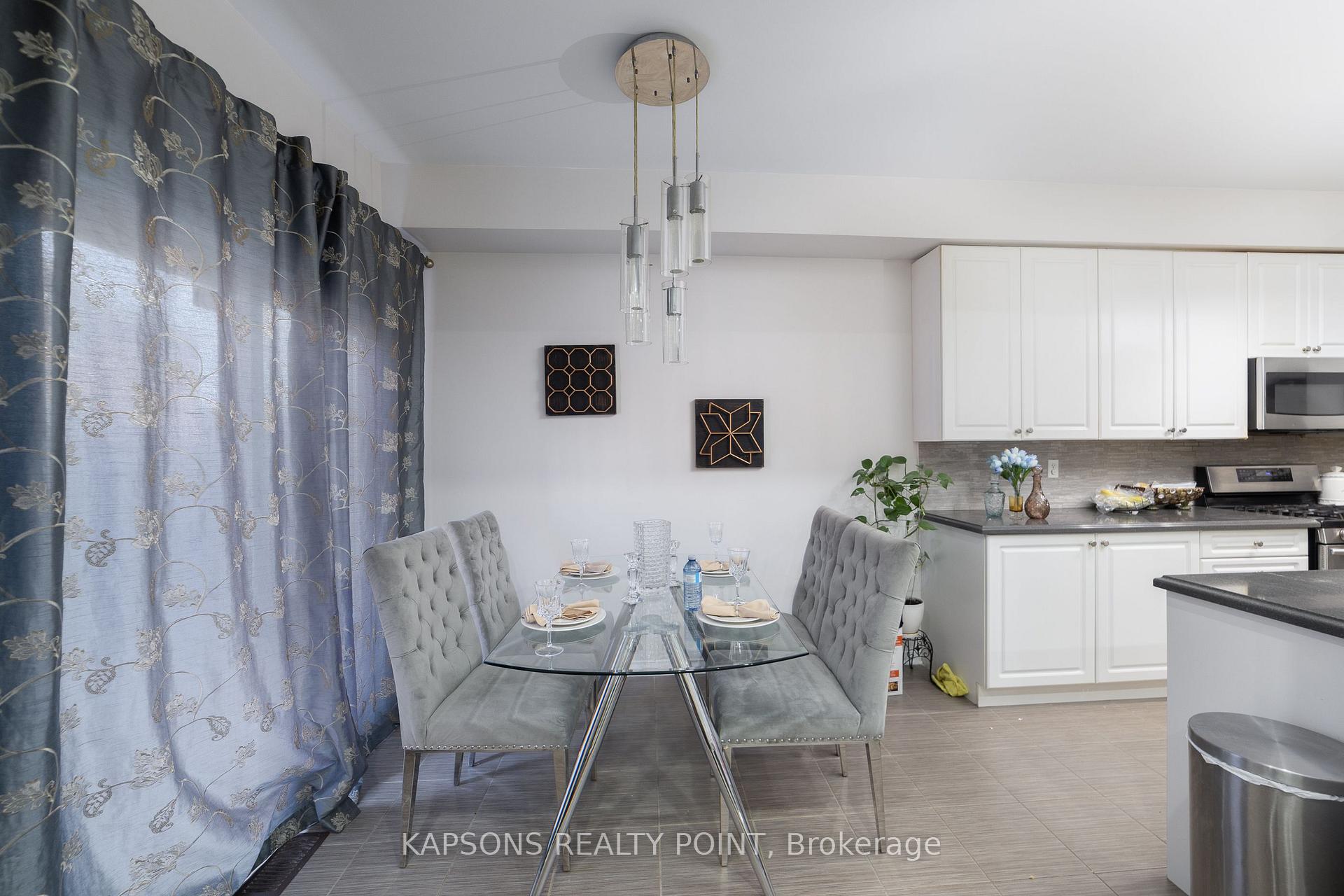 Photo 15 of 78 Gulfbrook Circle, Brampton, Sandringham-Wellington — HOMEH