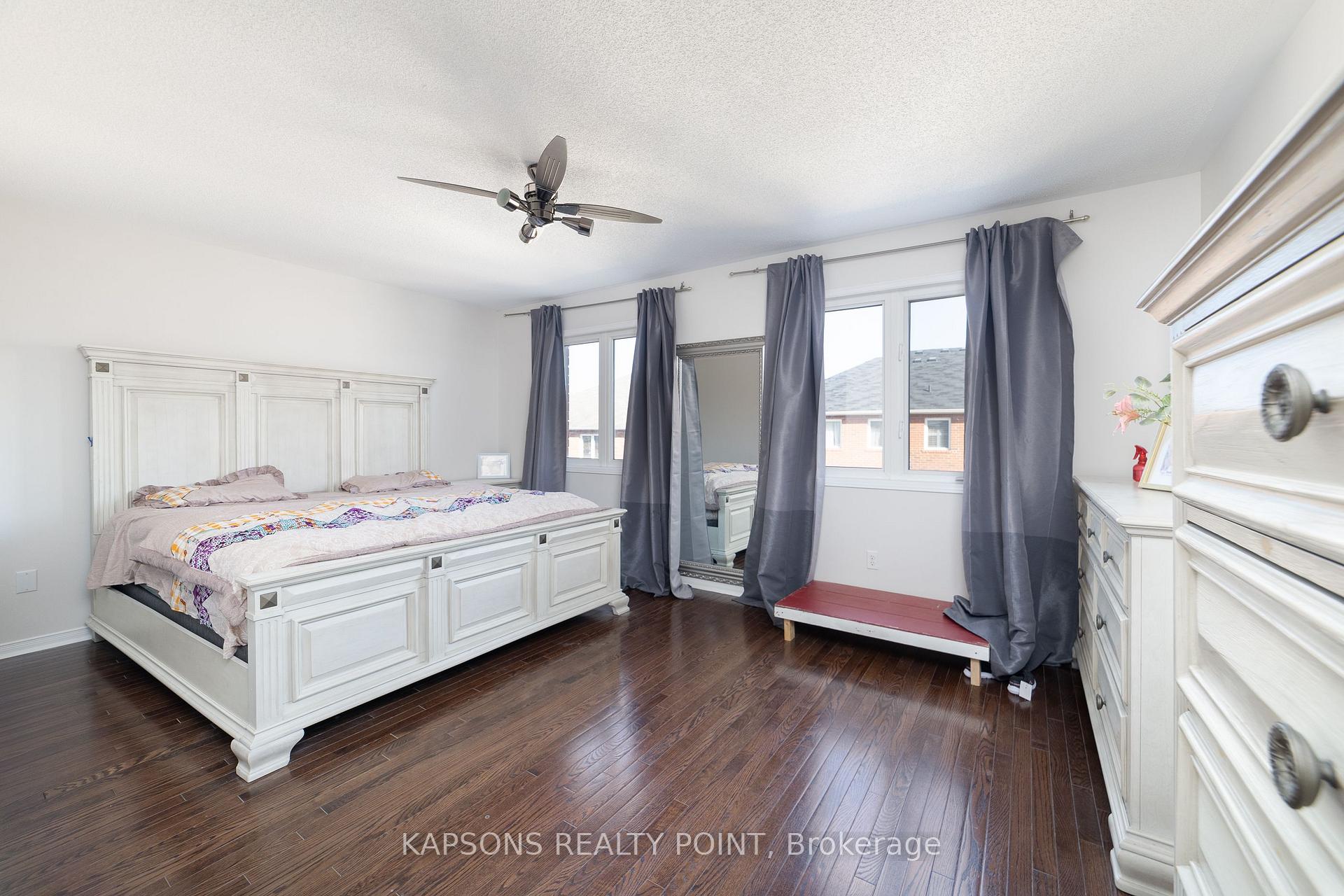 Photo 62 of 78 Gulfbrook Circle, Brampton, Sandringham-Wellington — HOMEH