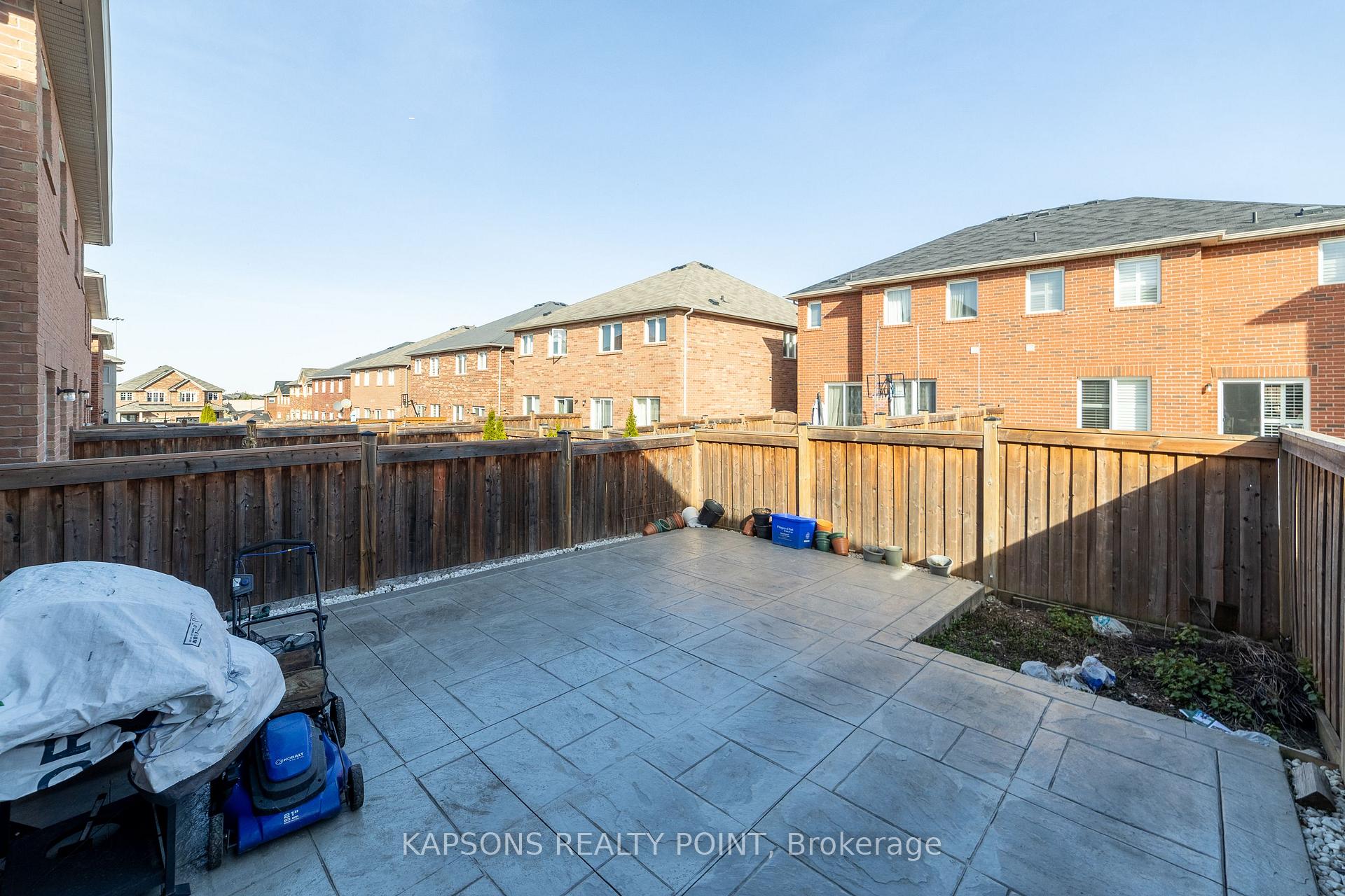 Photo 71 of 78 Gulfbrook Circle, Brampton, Sandringham-Wellington — HOMEH