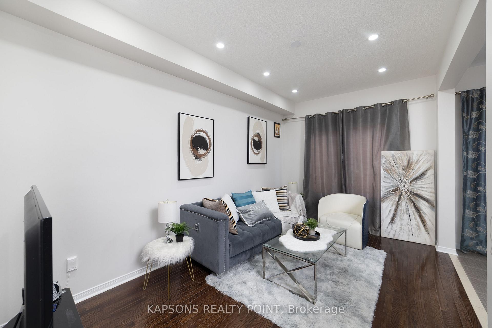 Photo 32 of 78 Gulfbrook Circle, Brampton, Sandringham-Wellington — HOMEH