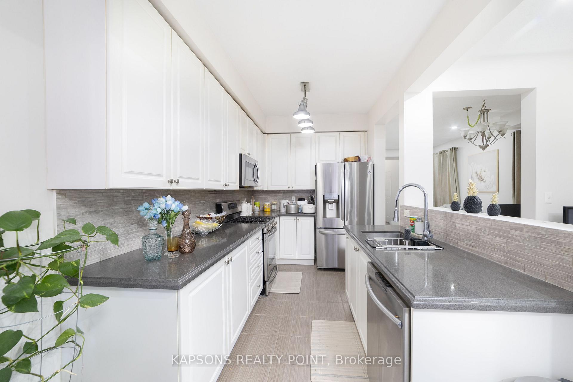 Photo 35 of 78 Gulfbrook Circle, Brampton, Sandringham-Wellington — HOMEH