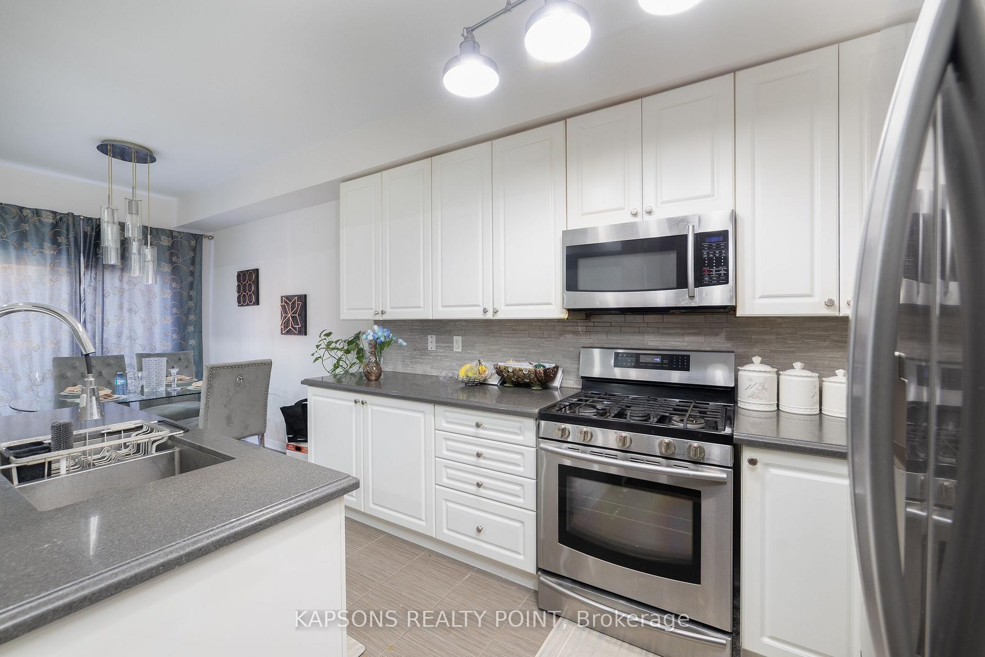 Photo 36 of 78 Gulfbrook Circle, Brampton, Sandringham-Wellington — HOMEH