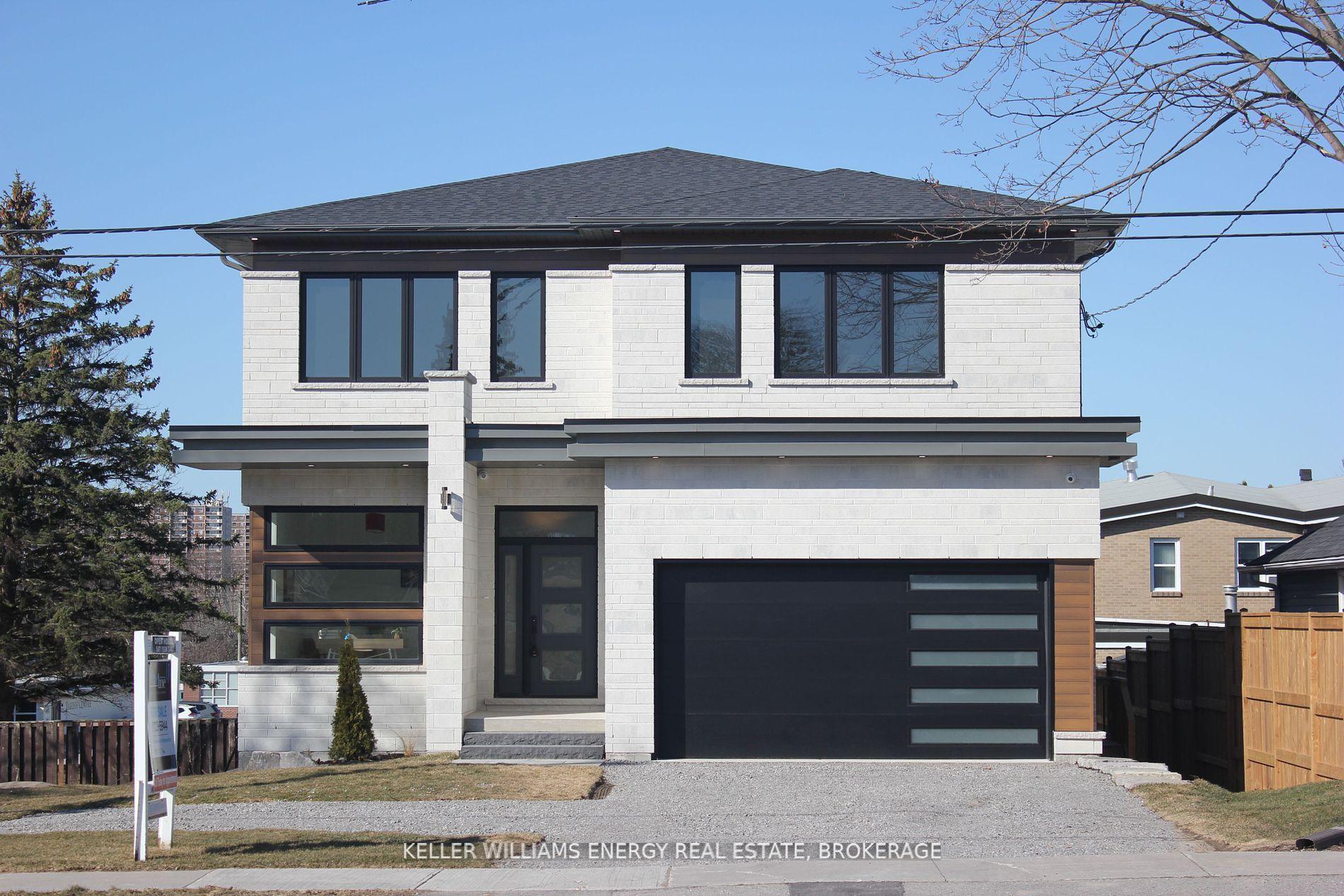 Front of 120B Cochrane Street