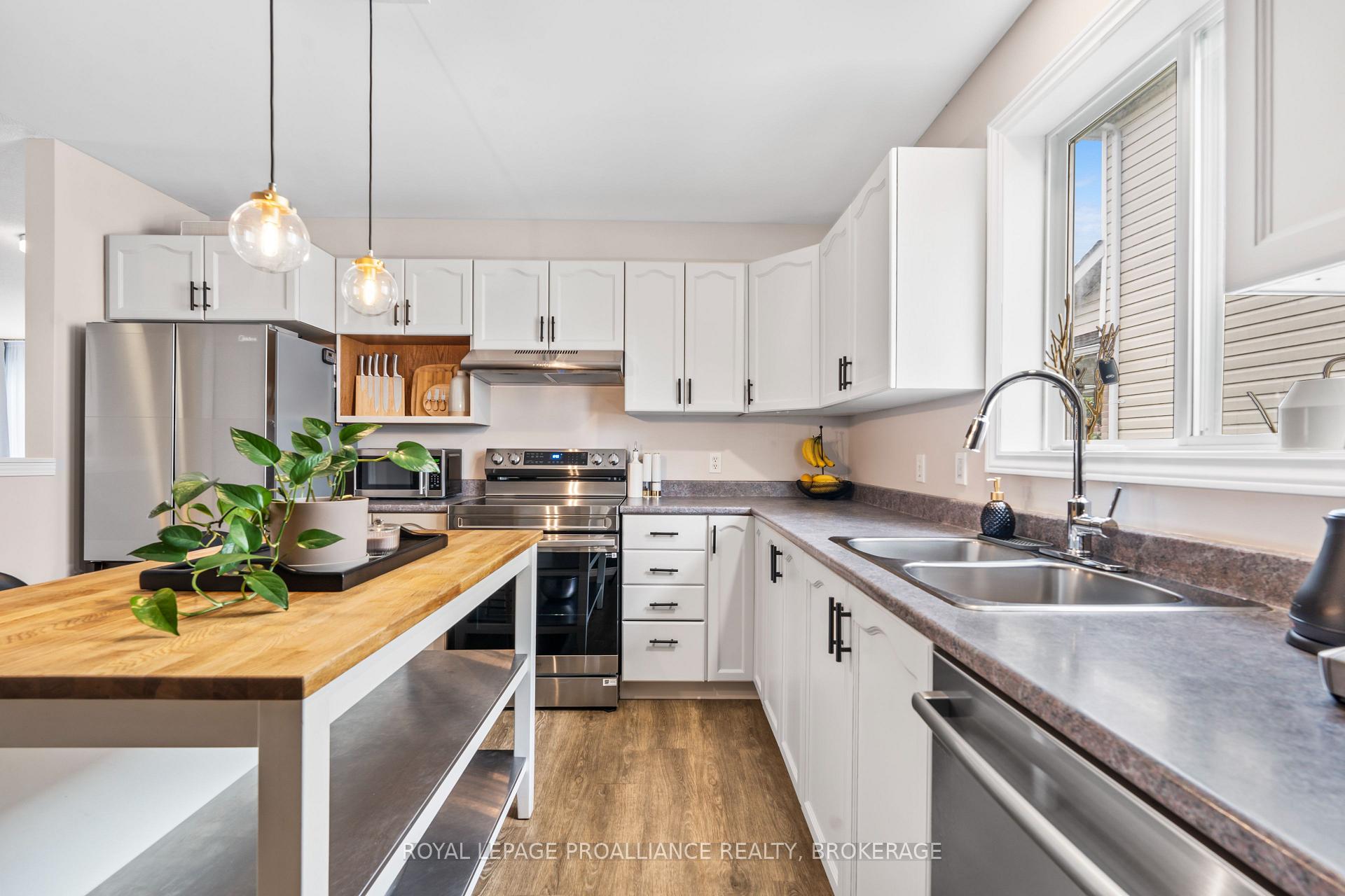 Photo 11 of 920 Ringstead Street, Kingston, City Southwest — HOMEH