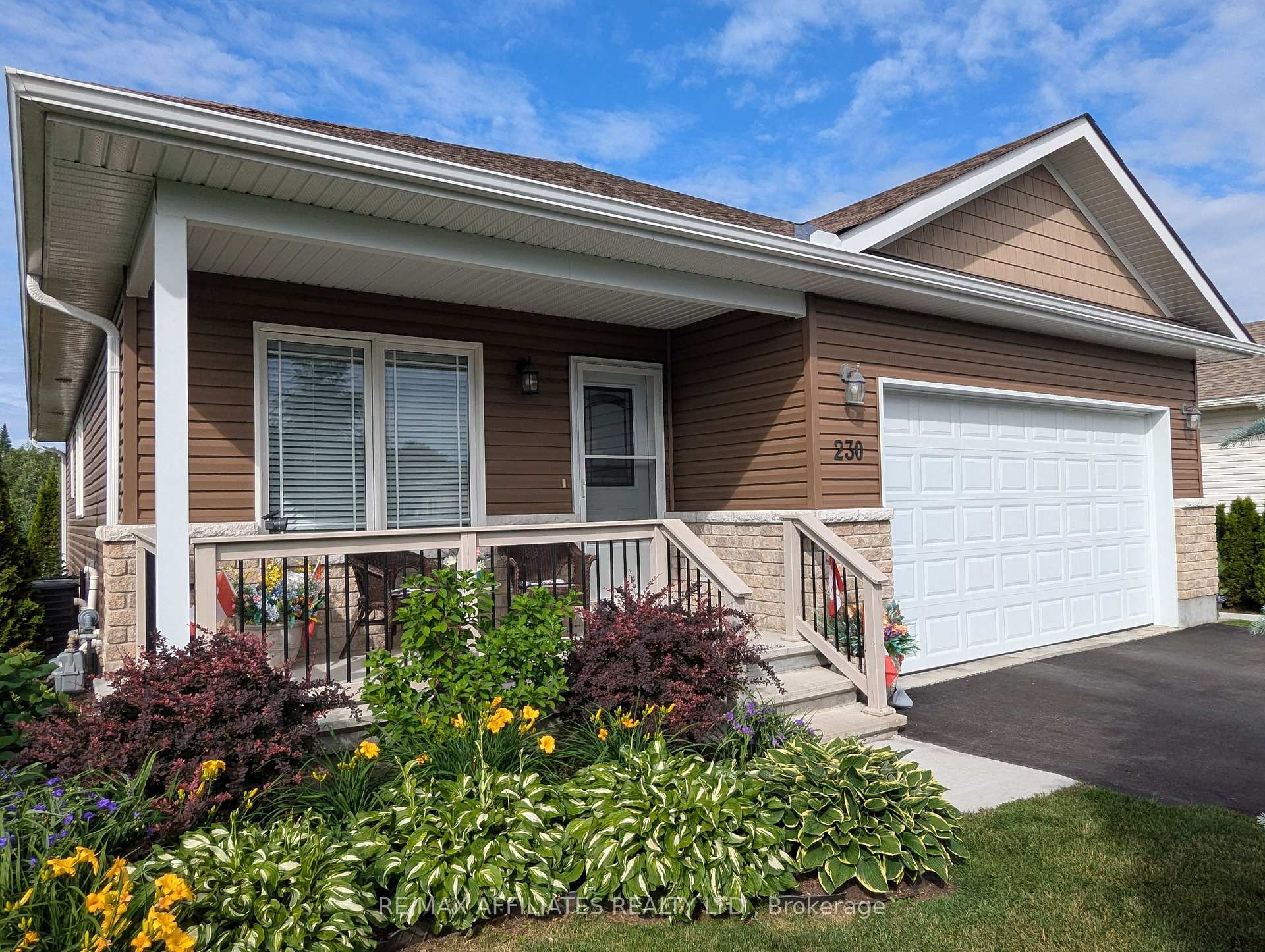 Photo 1 of 230 Wood Avenue, Smiths Falls — HOMEH