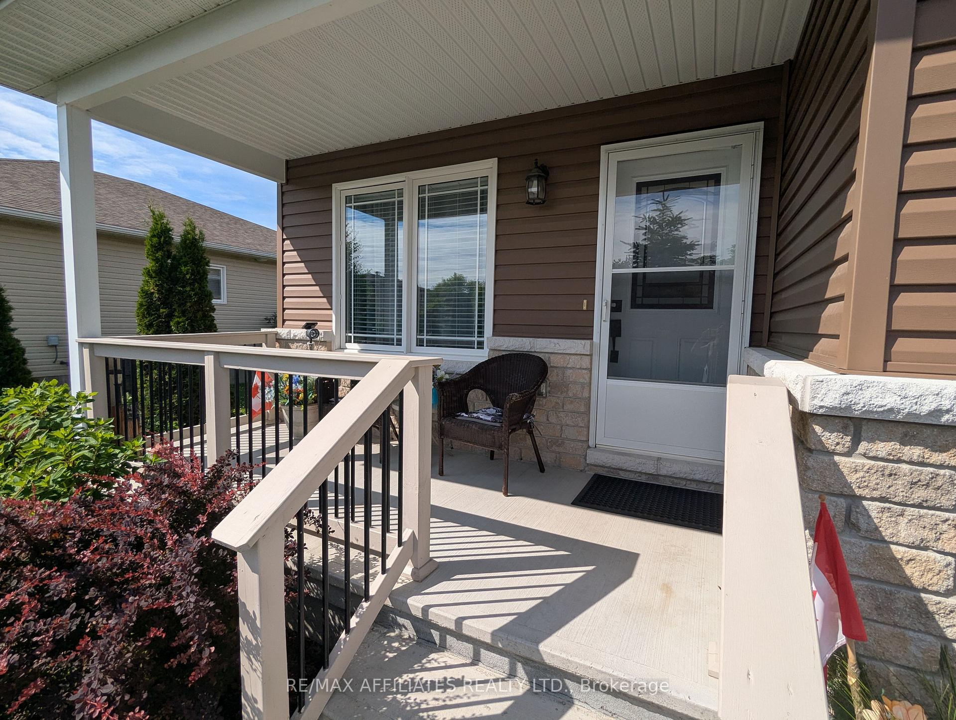 Photo 5 of 230 Wood Avenue, Smiths Falls — HOMEH