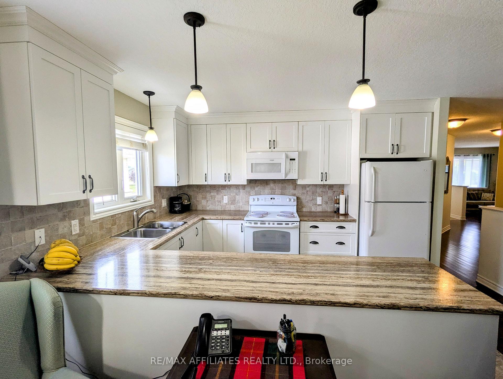 Photo 34 of 230 Wood Avenue, Smiths Falls — HOMEH