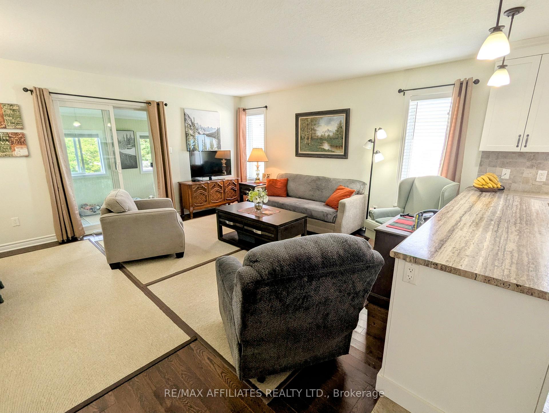 Photo 38 of 230 Wood Avenue, Smiths Falls — HOMEH