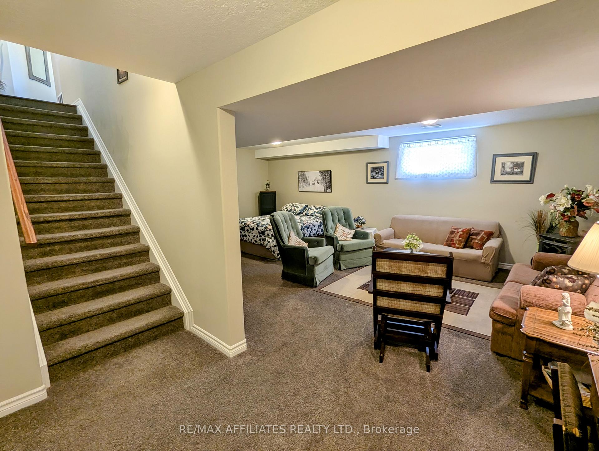 Photo 54 of 230 Wood Avenue, Smiths Falls — HOMEH