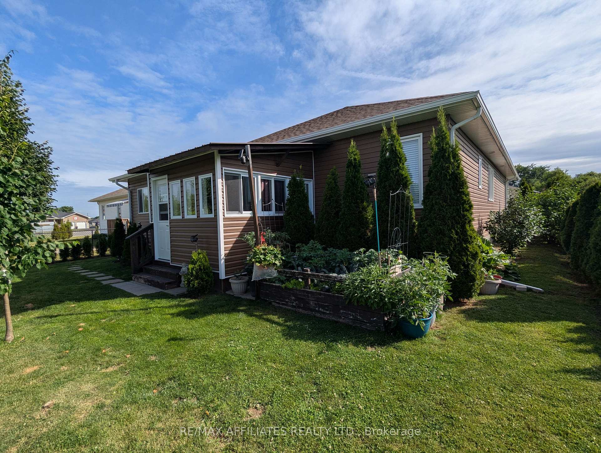 Photo 96 of 230 Wood Avenue, Smiths Falls — HOMEH