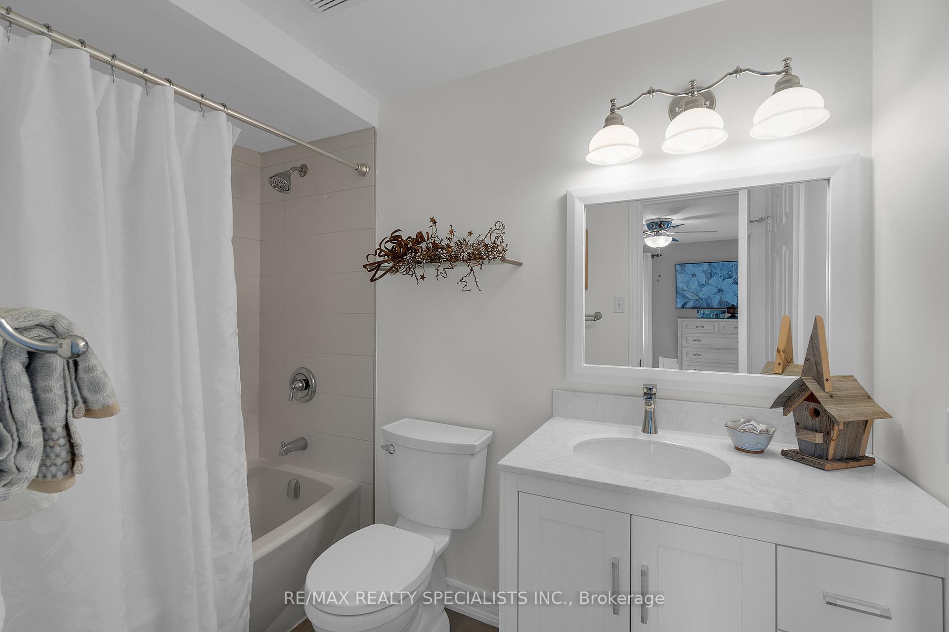 Photo 13 of 64 Maplehurst Square, Brampton, Heart Lake East — HOMEH