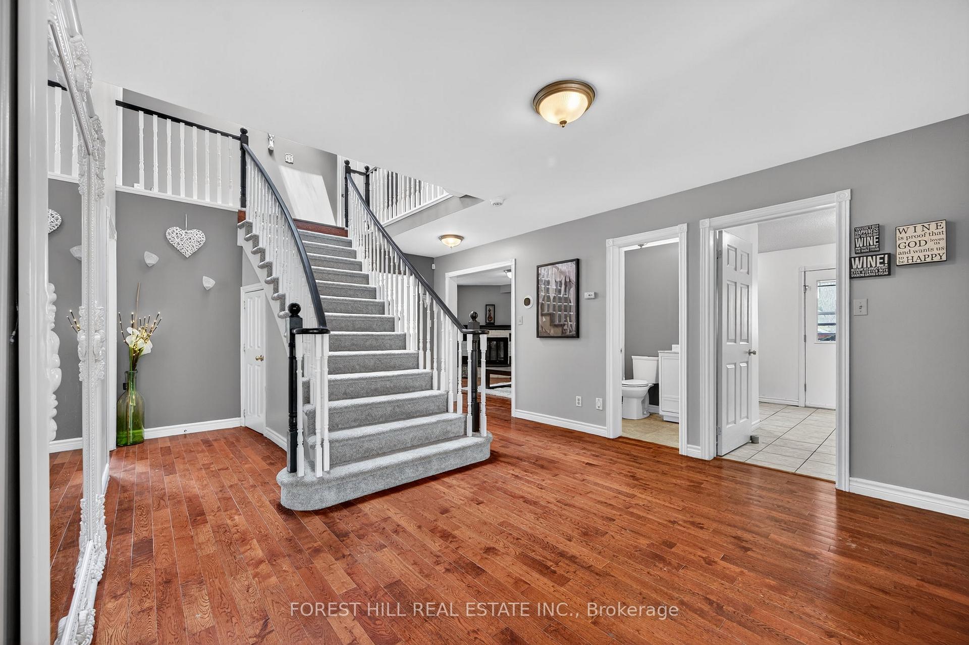Photo 5 of 8 Bridle Court, Clarington, Courtice — HOMEH