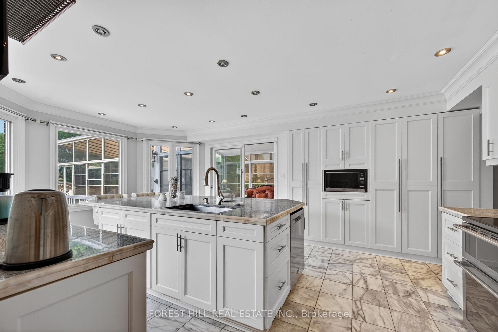 Photo 9 of 8 Bridle Court, Clarington, Courtice — HOMEH