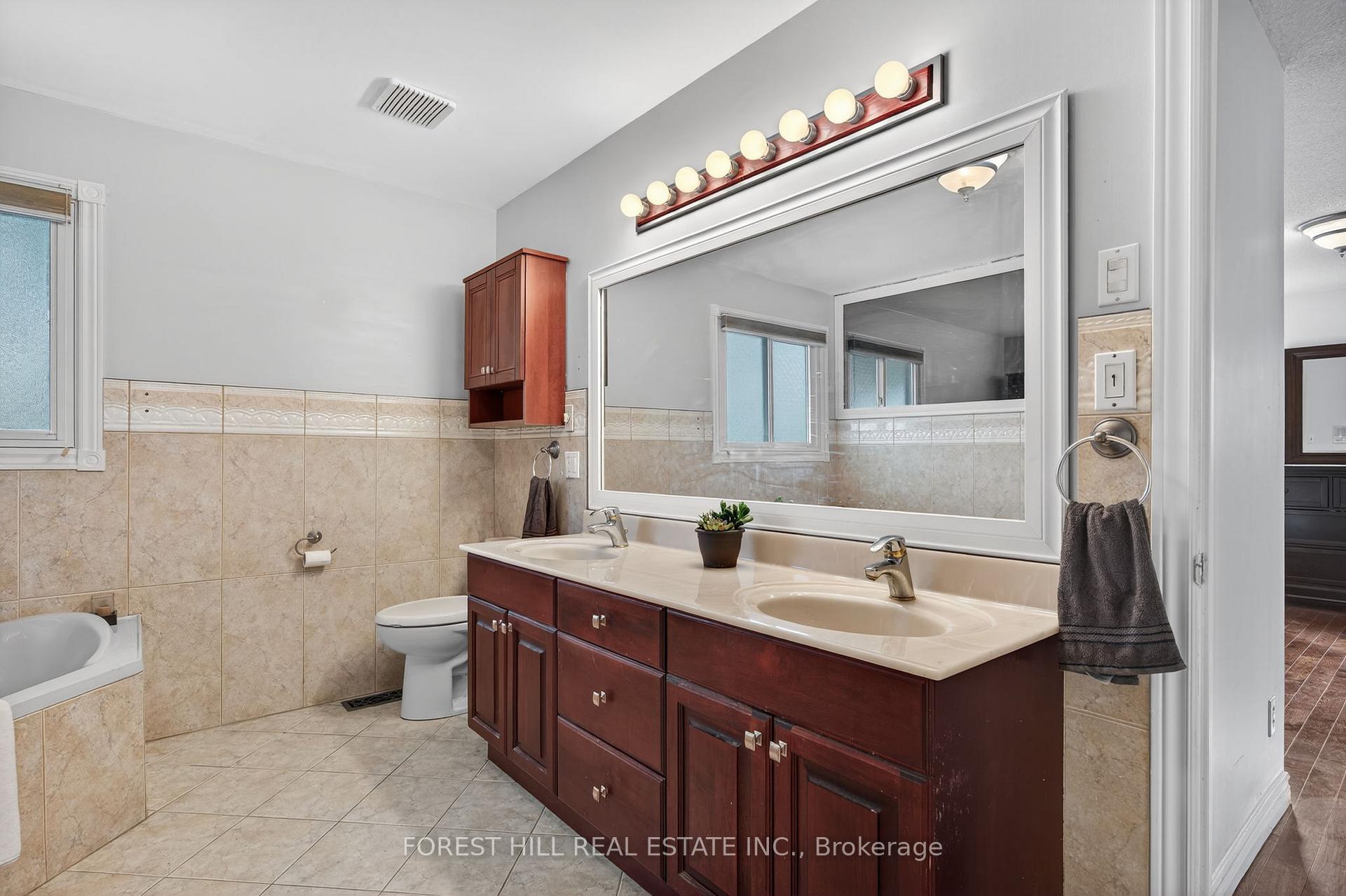 Photo 18 of 8 Bridle Court, Clarington, Courtice — HOMEH