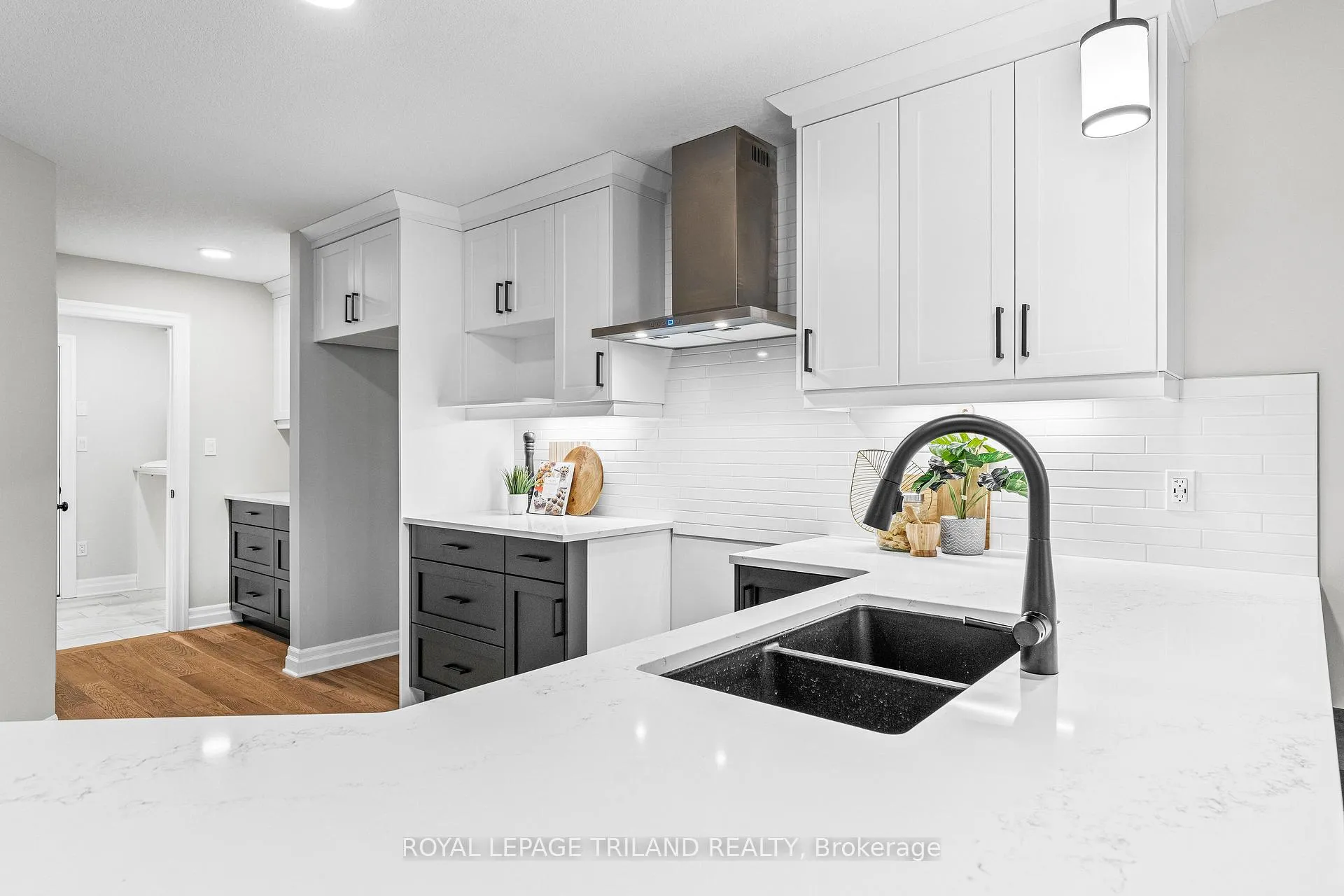 Photo 6 of 79 Hickory Lane, St. Thomas — HOMEH