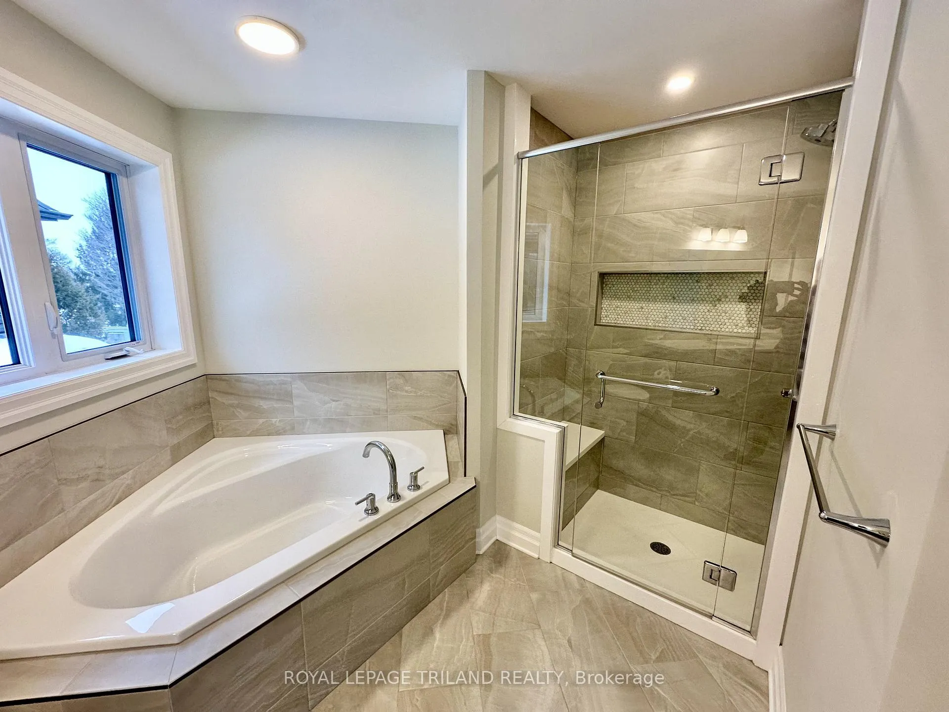 Photo 15 of 79 Hickory Lane, St. Thomas — HOMEH