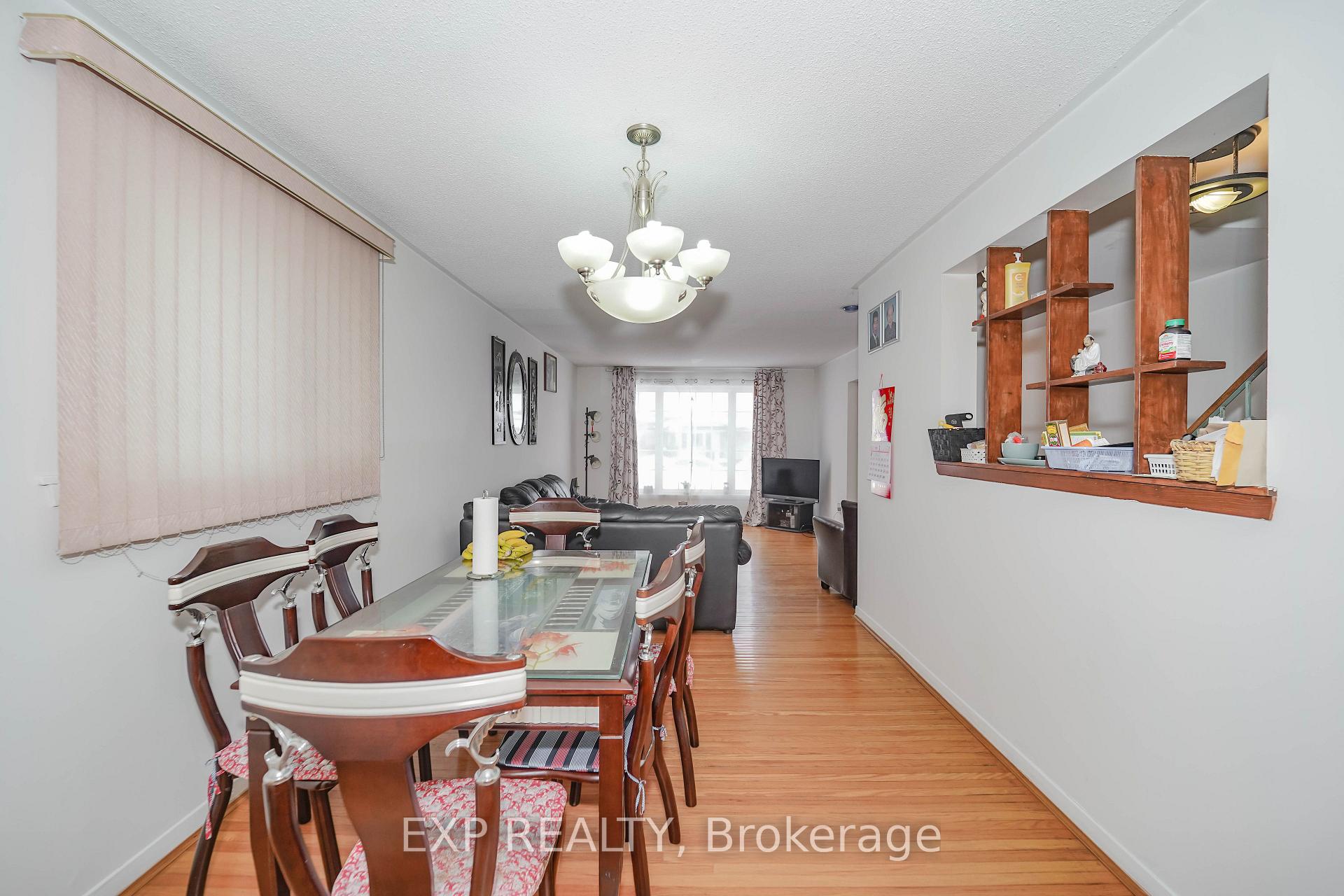 Photo 5 of 23 Cloverdale Drive, Brampton, Avondale — HOMEH