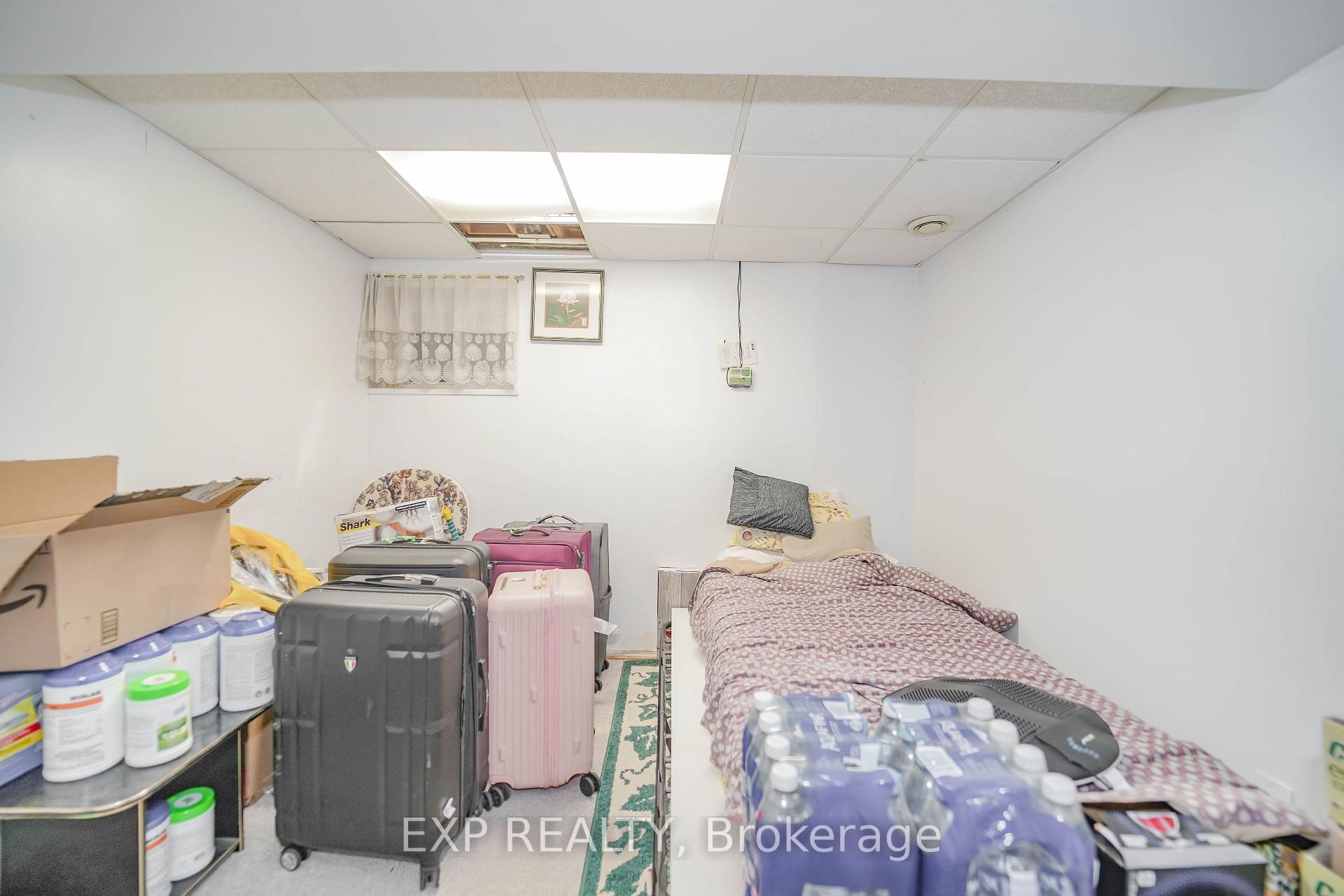Photo 12 of 23 Cloverdale Drive, Brampton, Avondale — HOMEH