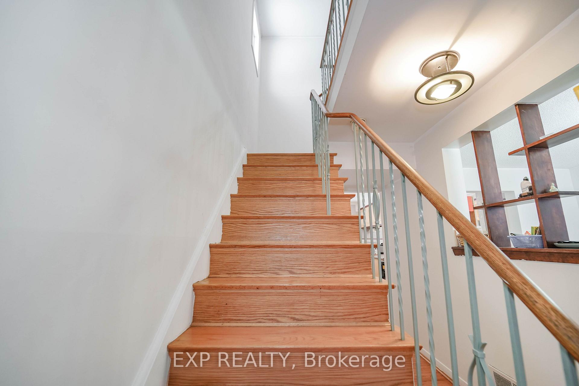 Photo 25 of 23 Cloverdale Drive, Brampton, Avondale — HOMEH