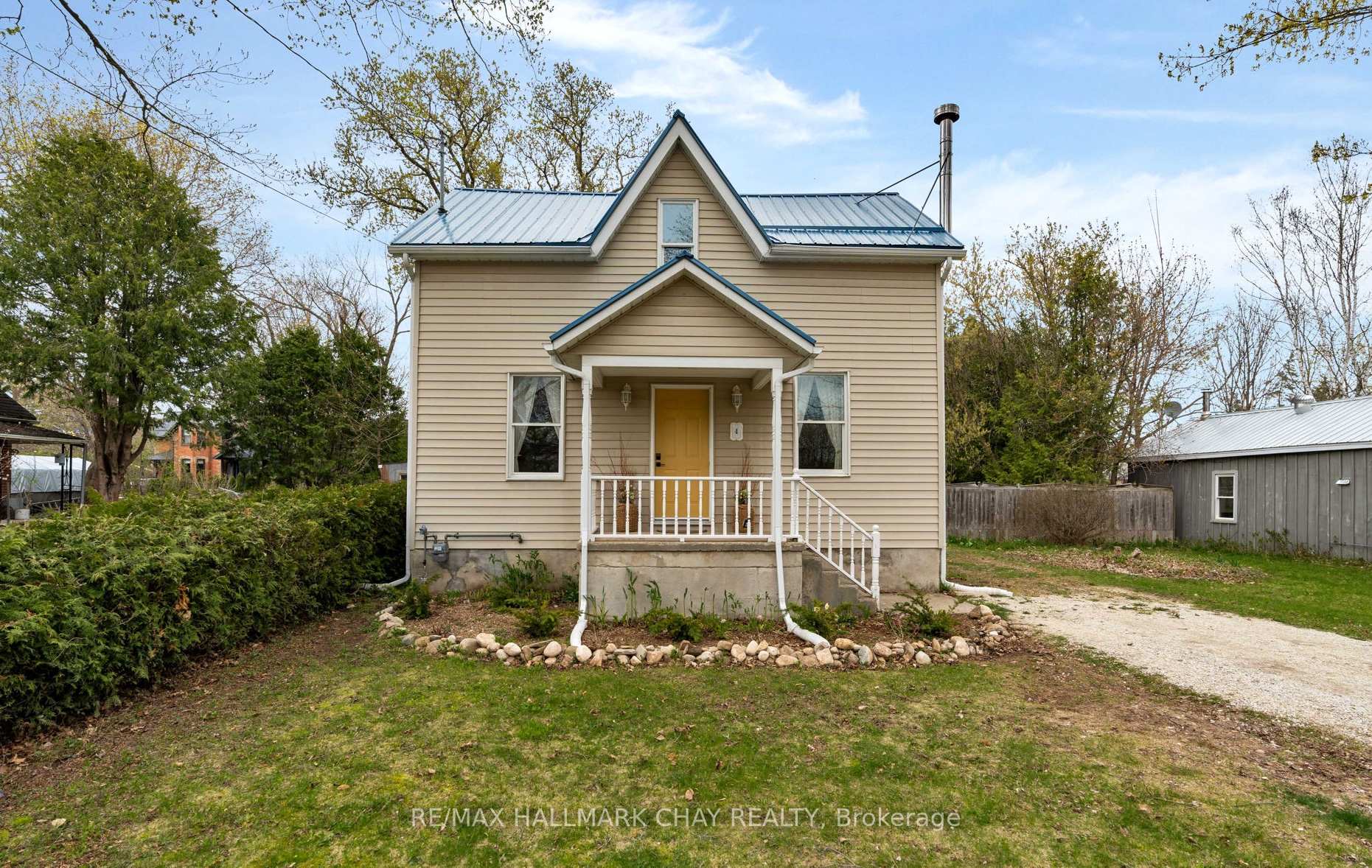 Photo 3 of 4 Wellington Street E, Clearview, Creemore — HOMEH