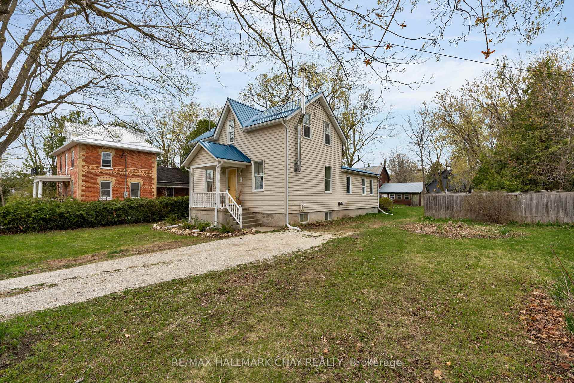 Photo 5 of 4 Wellington Street E, Clearview, Creemore — HOMEH