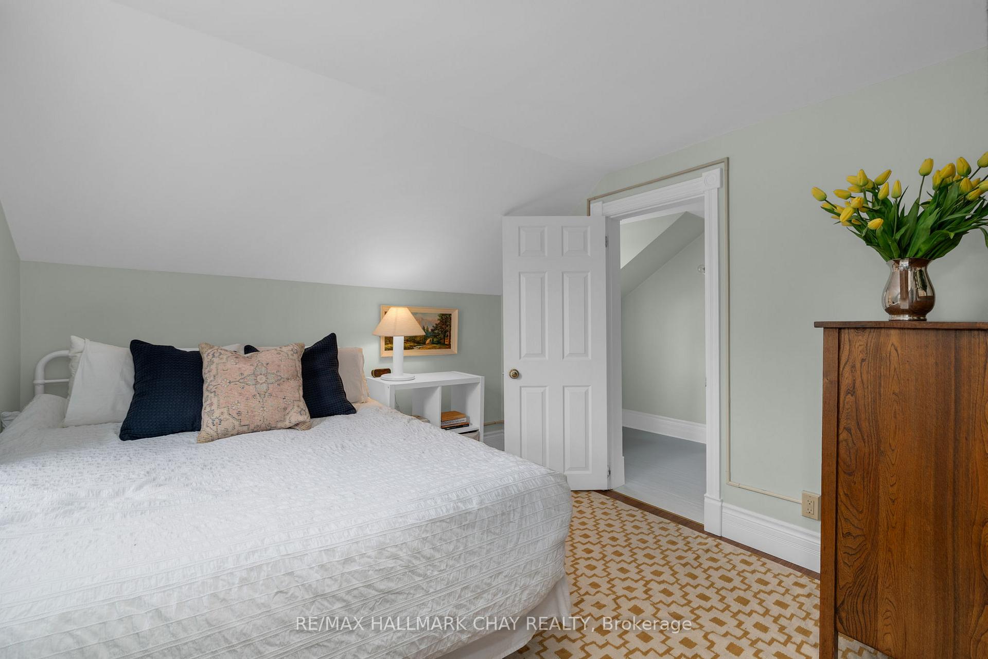 Photo 60 of 4 Wellington Street E, Clearview, Creemore — HOMEH