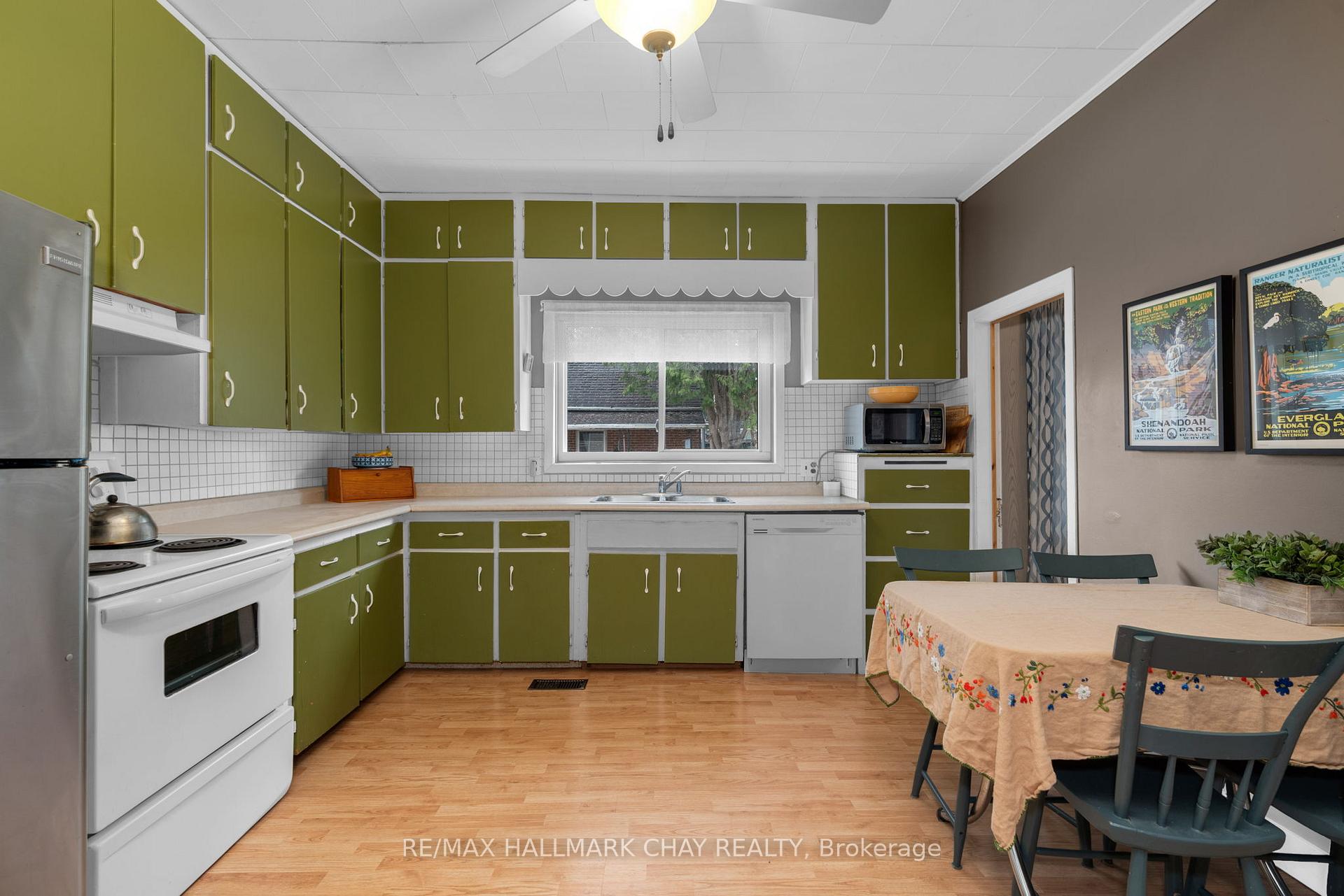 Photo 31 of 4 Wellington Street E, Clearview, Creemore — HOMEH