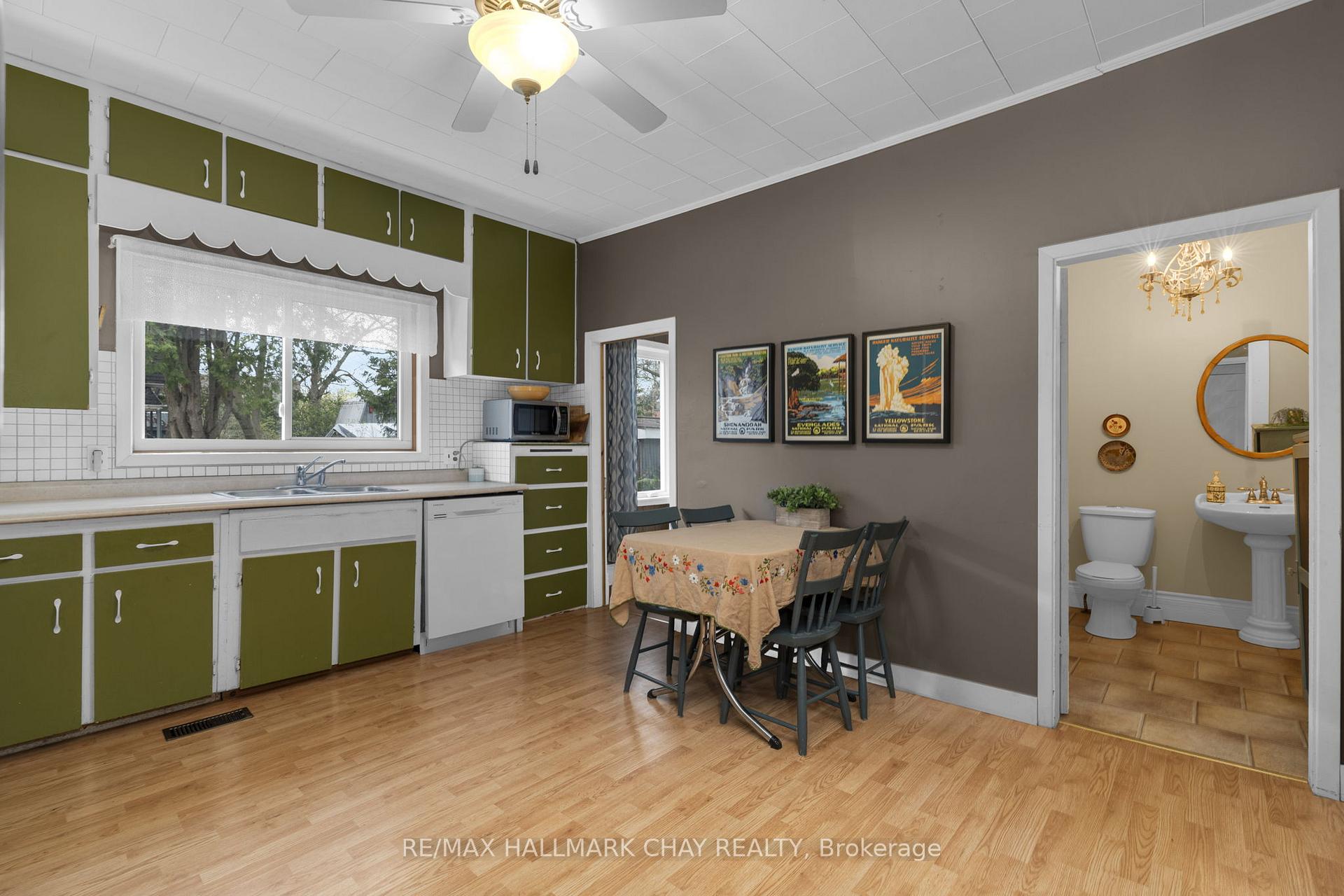 Photo 32 of 4 Wellington Street E, Clearview, Creemore — HOMEH
