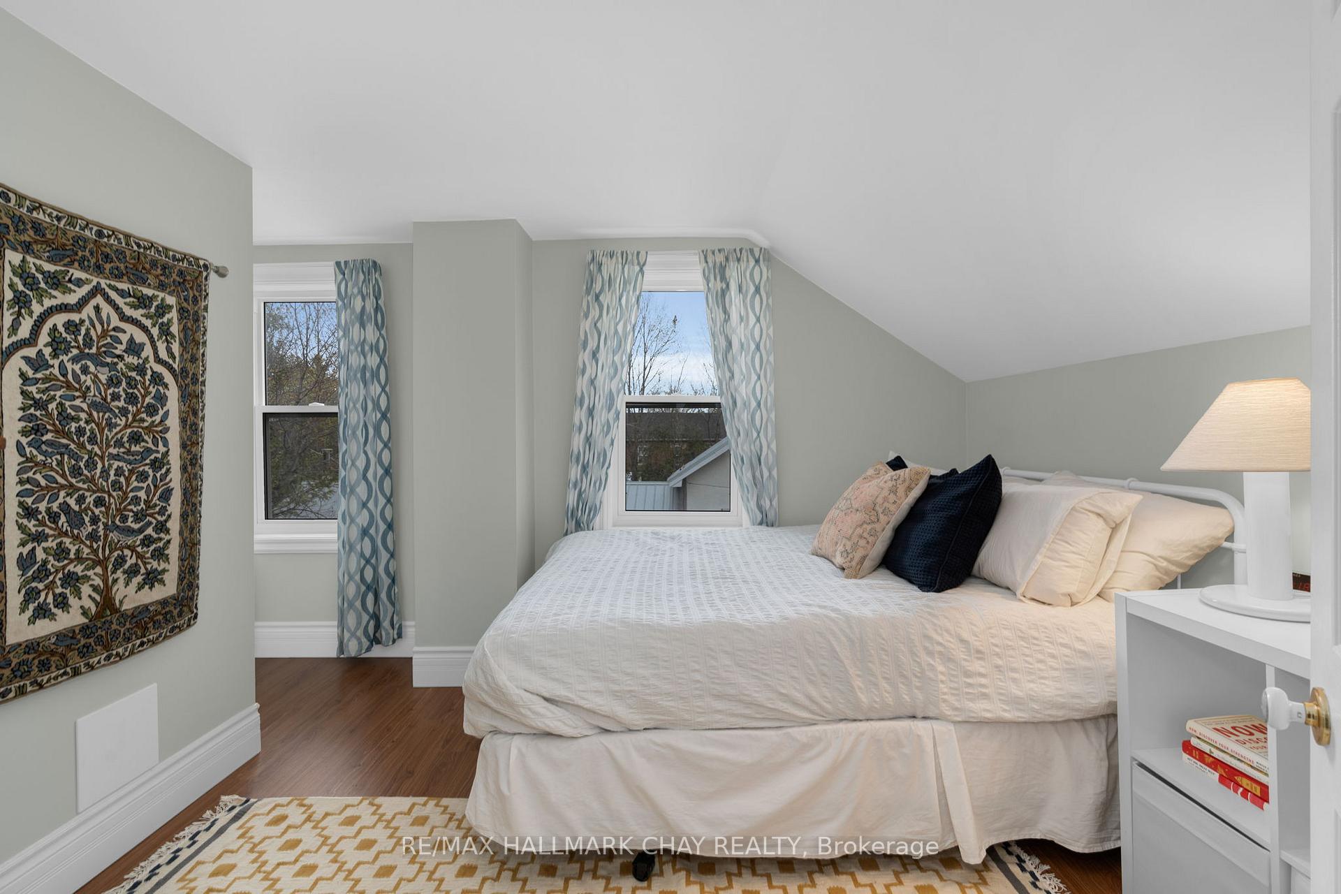 Photo 40 of 4 Wellington Street E, Clearview, Creemore — HOMEH
