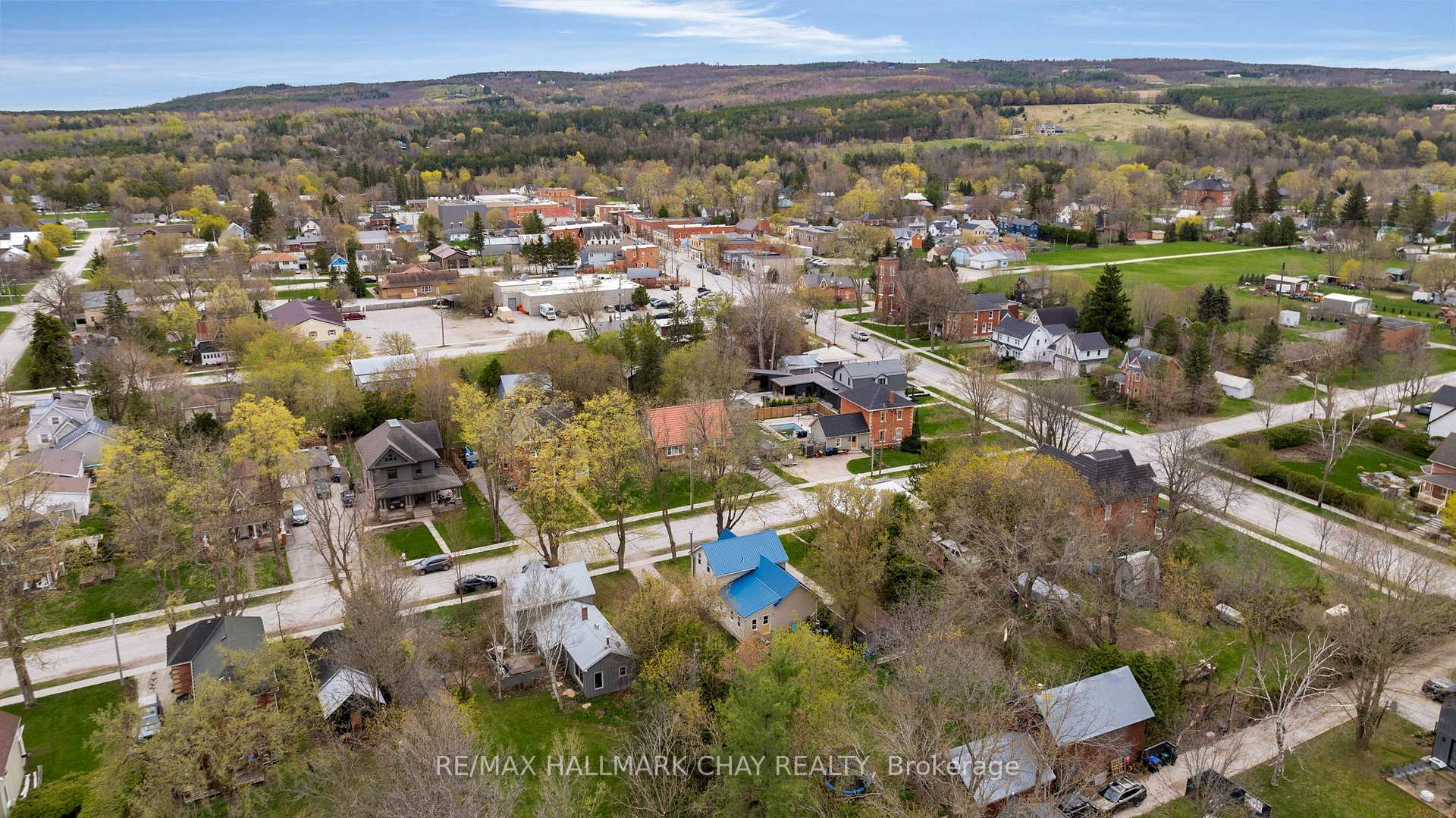 Photo 59 of 4 Wellington Street E, Clearview, Creemore — HOMEH