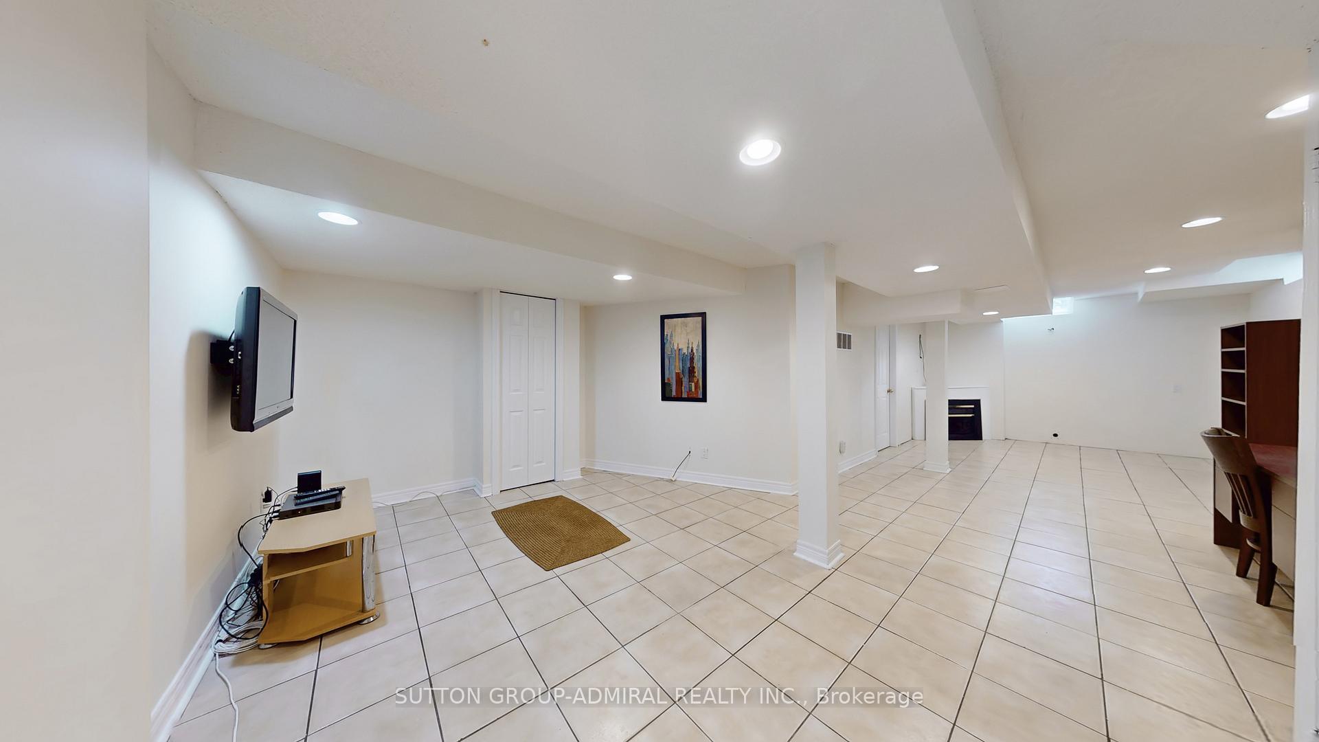 Photo 71 of 7 Rockview Gardens, Vaughan, Concord — HOMEH