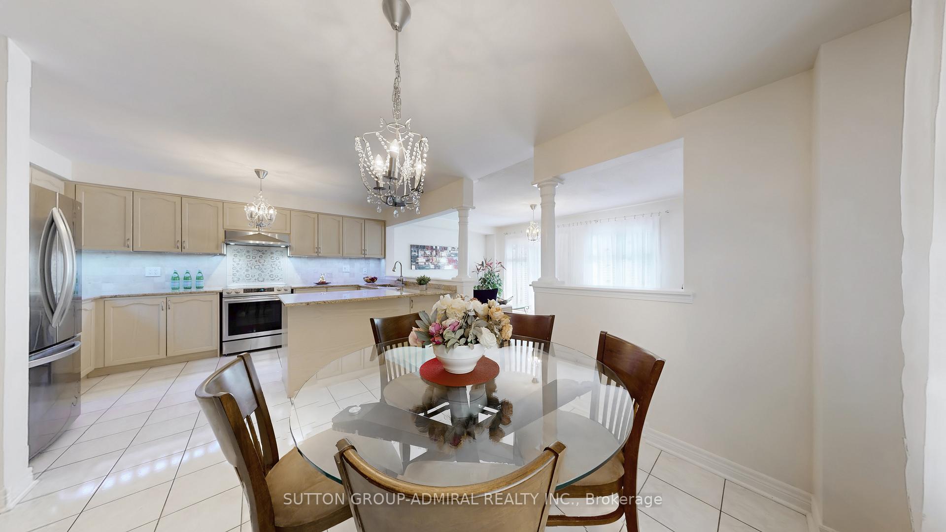 Photo 31 of 7 Rockview Gardens, Vaughan, Concord — HOMEH