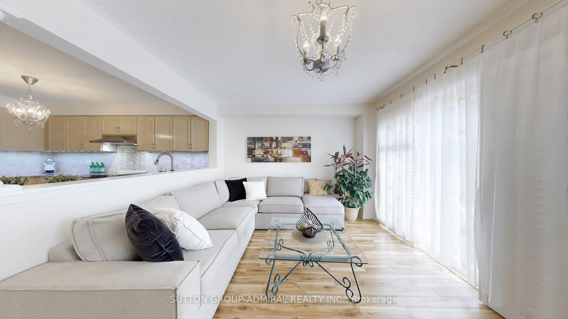 Photo 33 of 7 Rockview Gardens, Vaughan, Concord — HOMEH