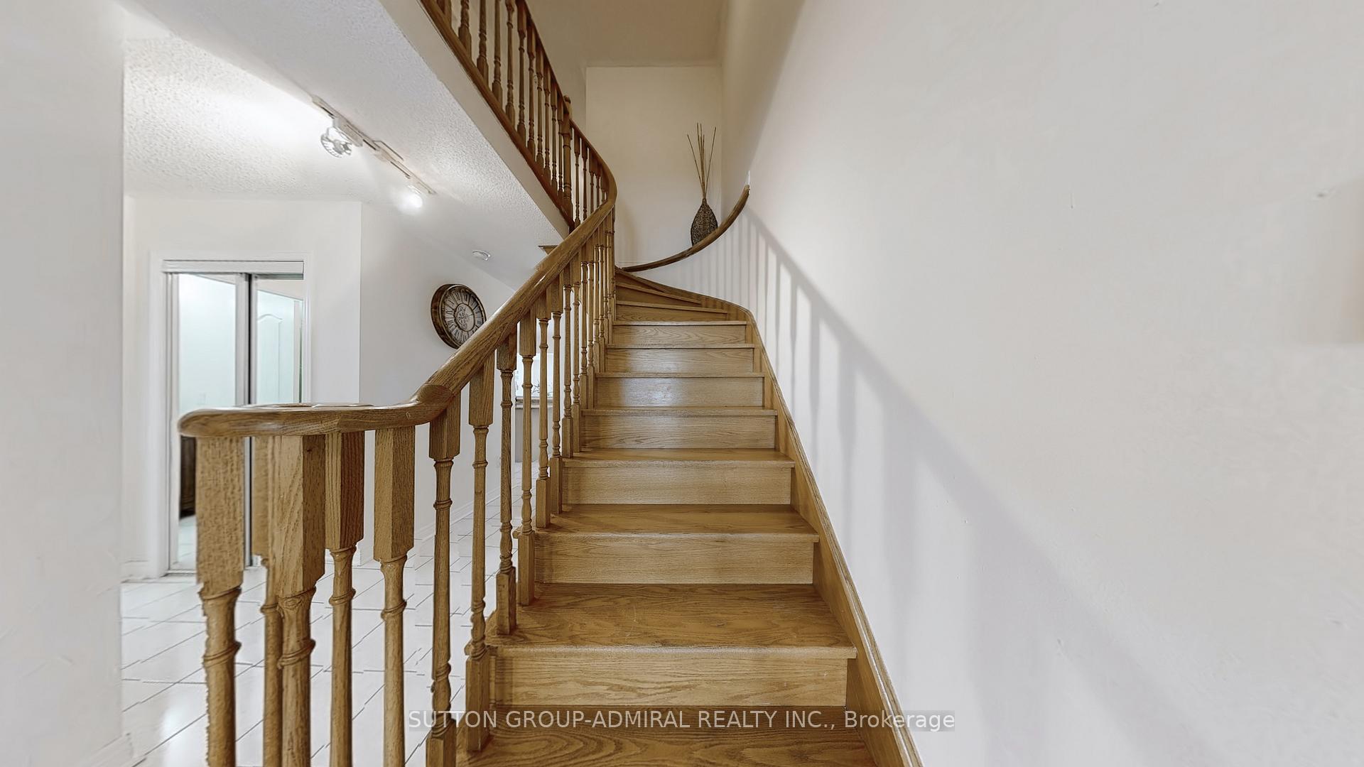 Photo 39 of 7 Rockview Gardens, Vaughan, Concord — HOMEH