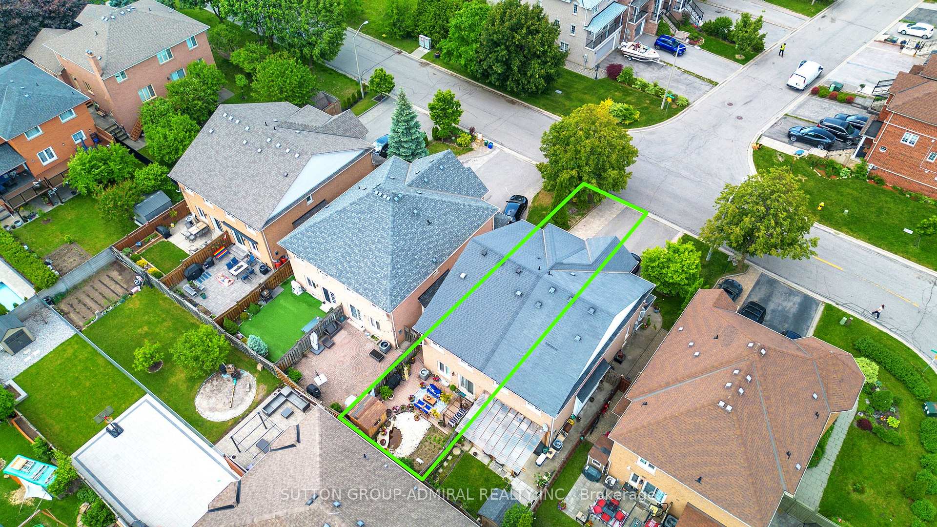 Photo 60 of 7 Rockview Gardens, Vaughan, Concord — HOMEH