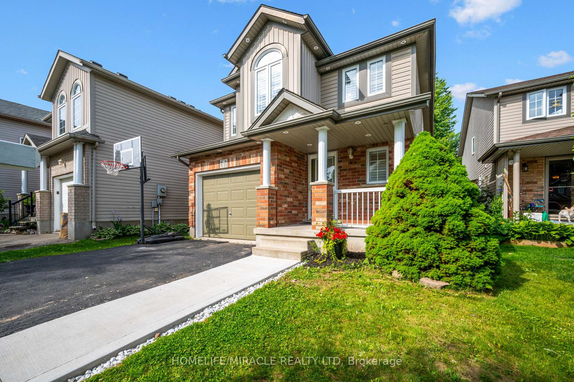 Photo 3 of 831 Whitecap Avenue, Waterloo — HOMEH