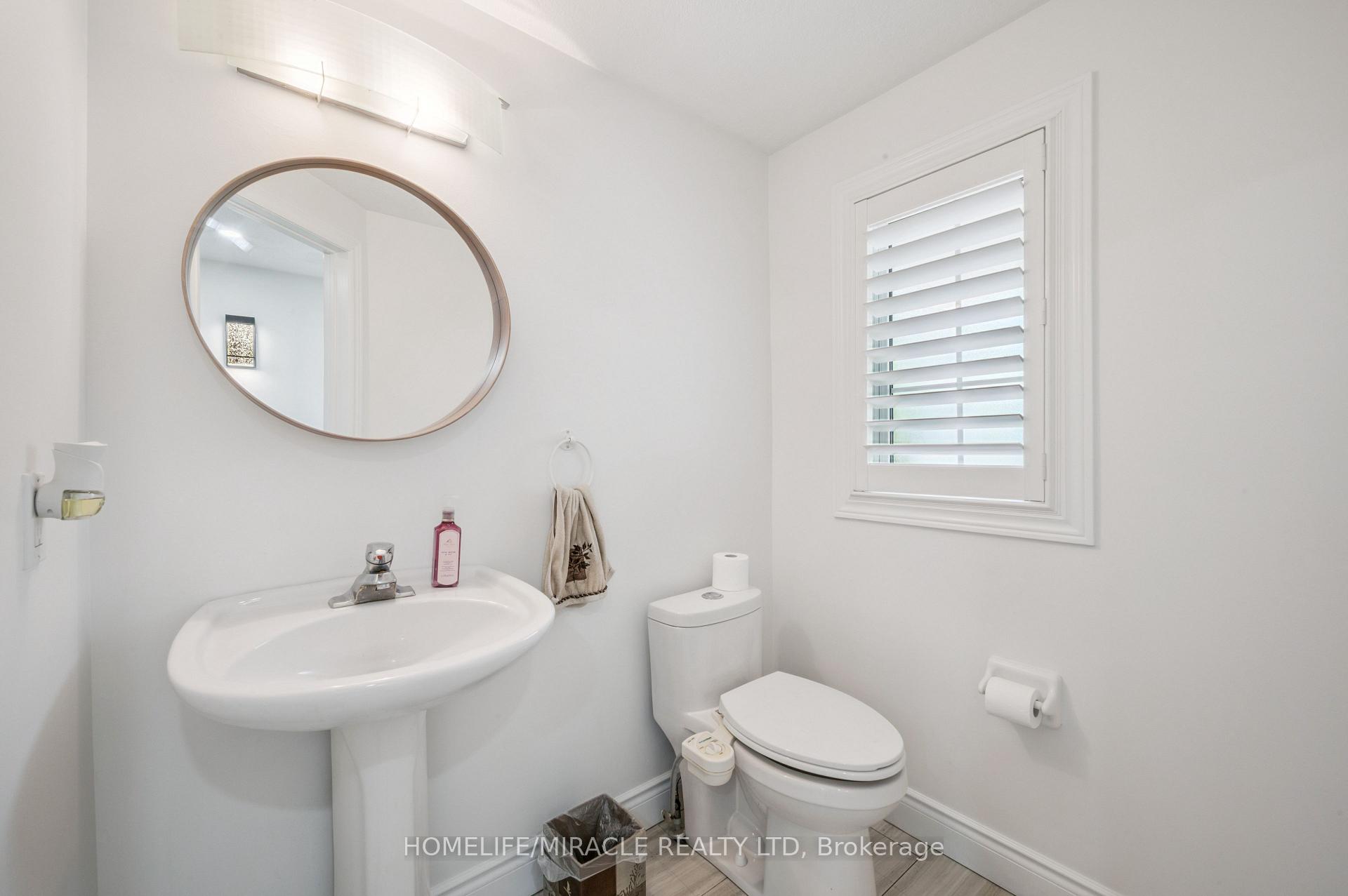 Photo 7 of 831 Whitecap Avenue, Waterloo — HOMEH